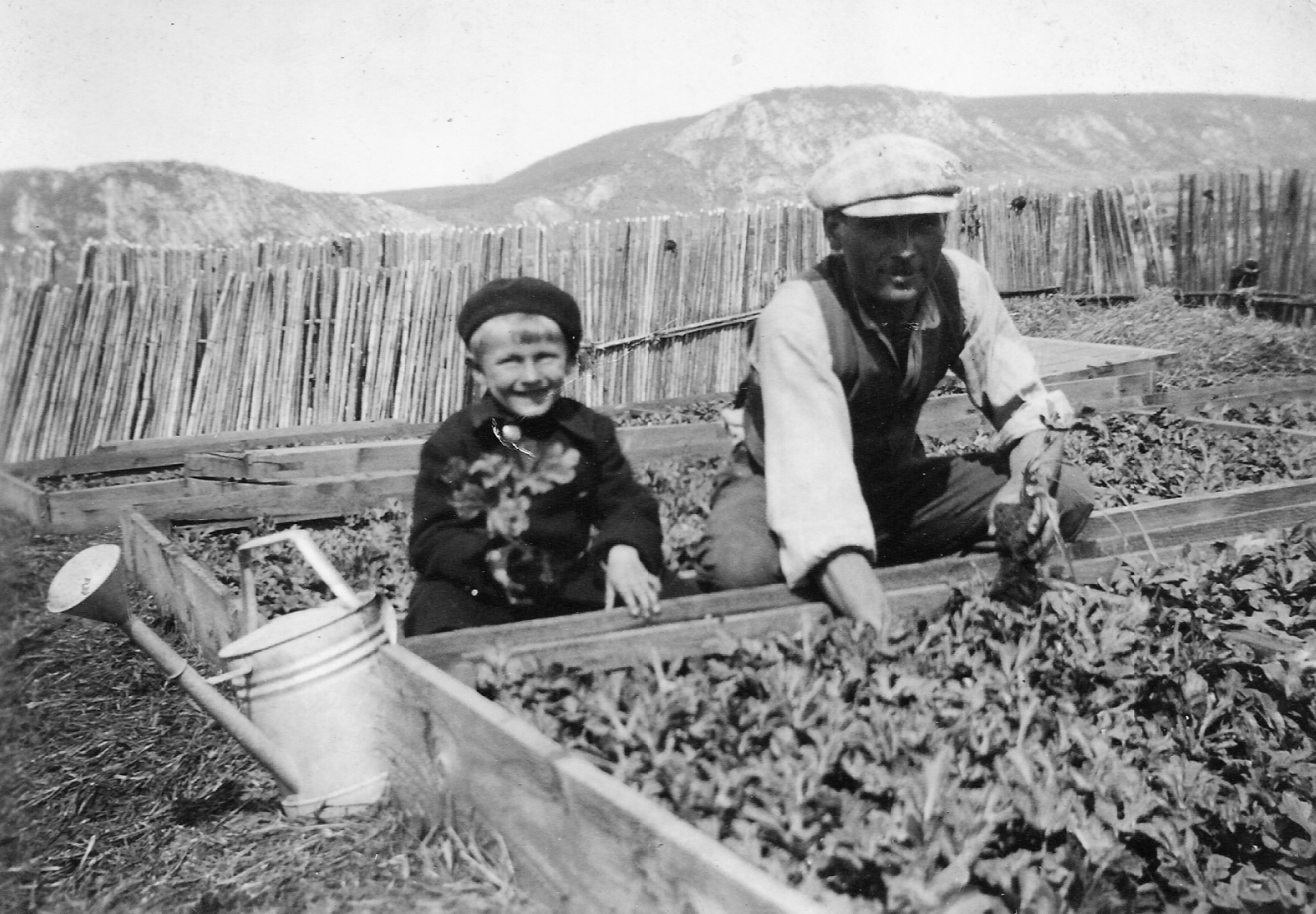 Hungary, Kesztölc, 1930, Kozma Krisztina, agriculture, horticulture, double portrait, watering can, seedling, Fortepan #13958