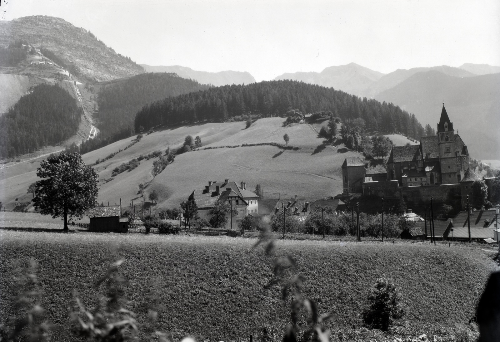 Austria, Eisenerz, Szent Oszvald vártemplom (Kirchenburg St. Oswald), 1933, Szekrényesy Réka, church, hillside, mountain, Fortepan #139592