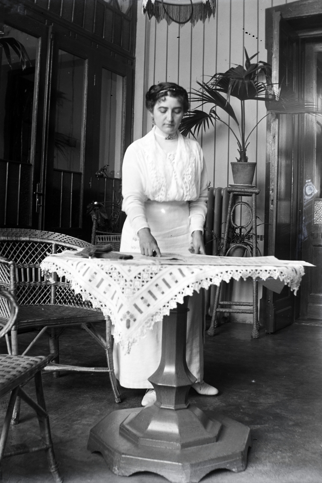 1915, Szekrényesy Réka, wicker chair, Fortepan #139596