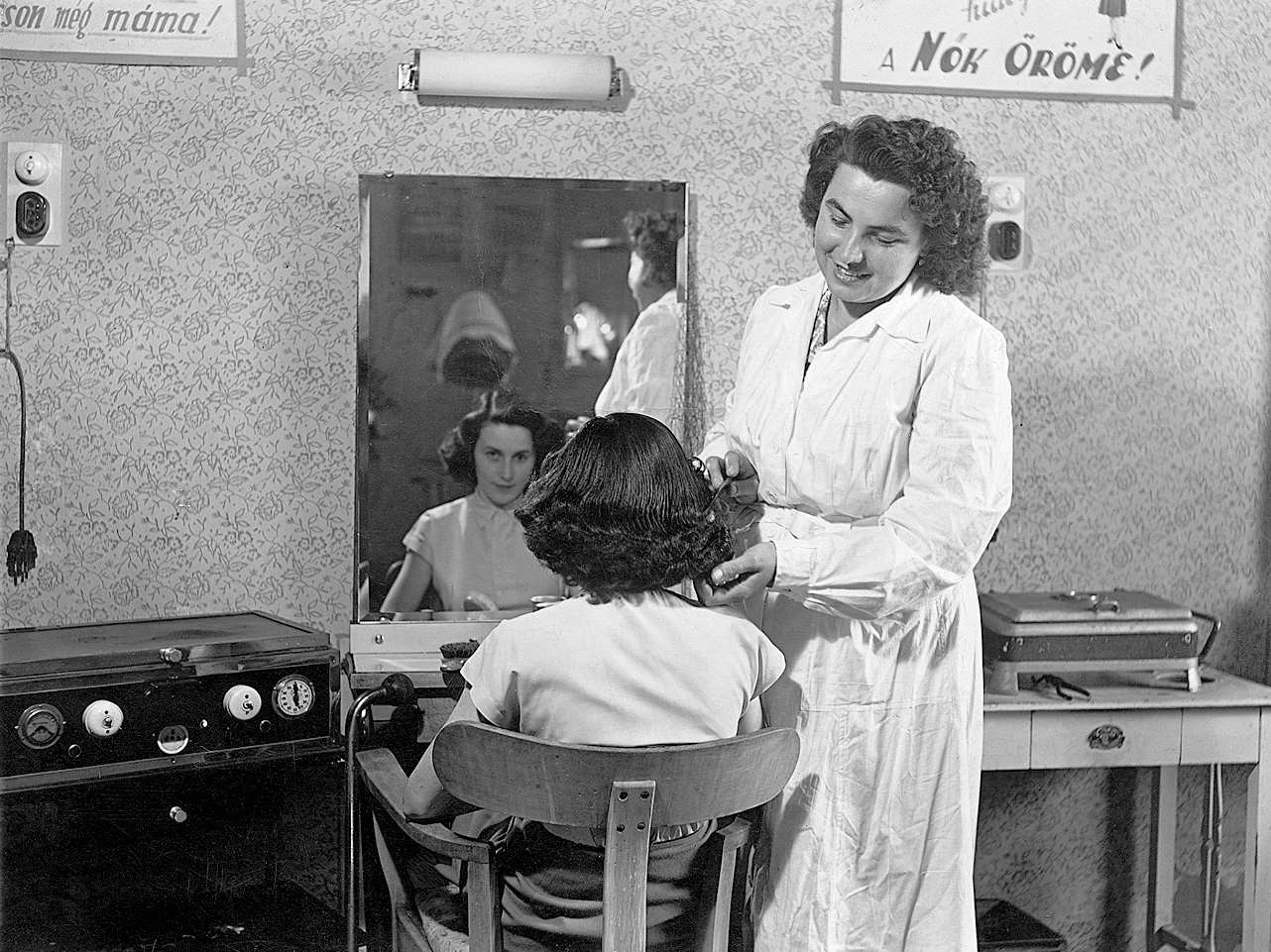 1963, Erky-Nagy Tibor, reflection, light, mirror, hairdresser, hair dryer, hairdresser, Fortepan #13972