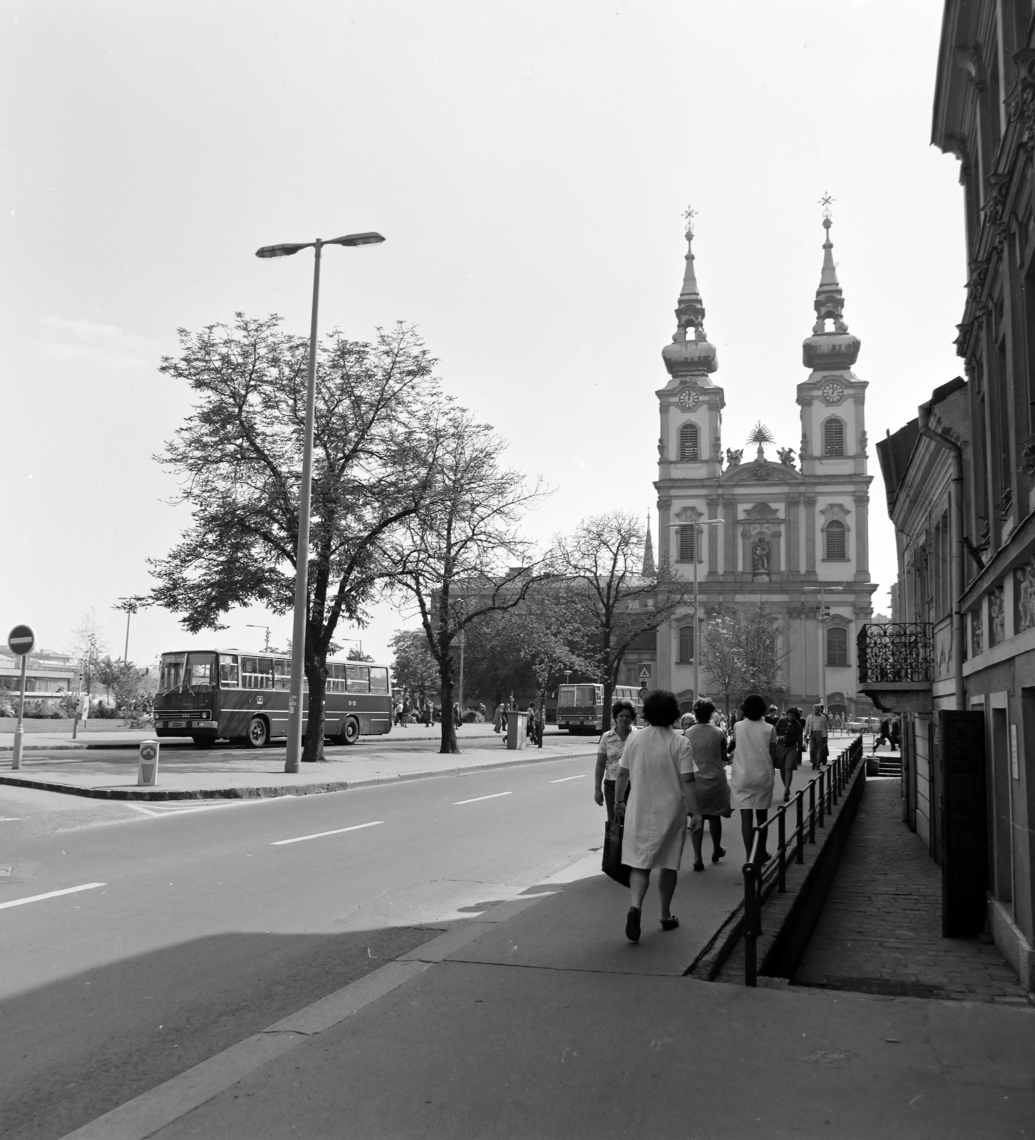 Hungary, Budapest I., Batthyány tér, szemben a Szent Anna-templom., 1976, UVATERV, Budapest, Fortepan #139885