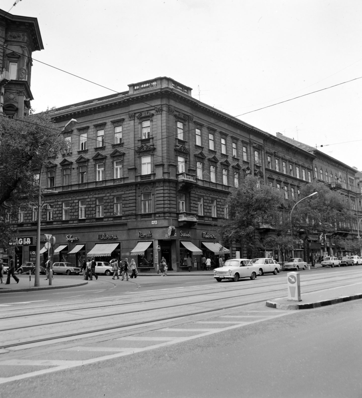 Magyarország, Budapest V.,Budapest XIII., Szent István körút, balra a Bihari János utca., 1976, UVATERV, Budapest, Fortepan #139911