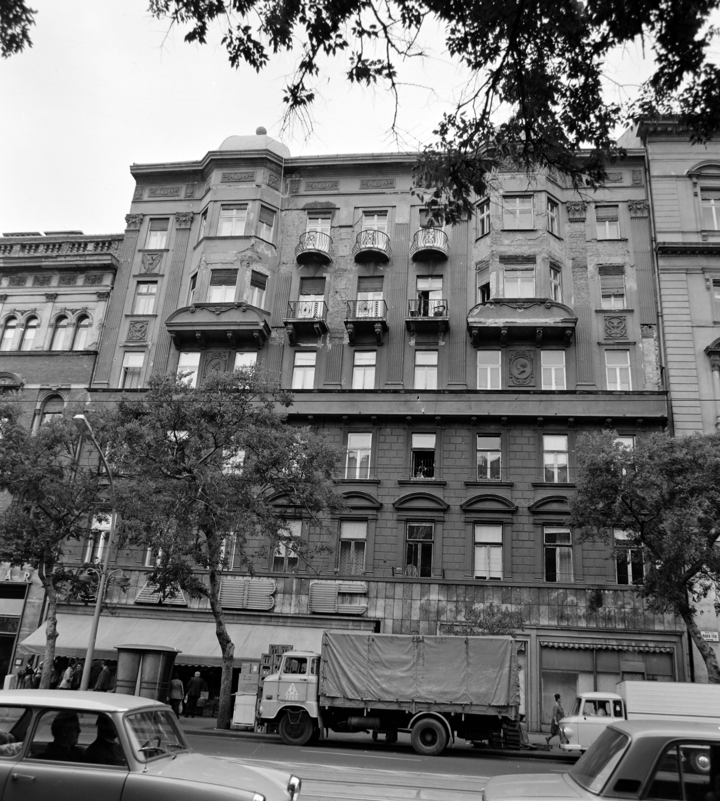Hungary, Budapest XIII., Szent István körút 30., 1976, UVATERV, grocery store, Budapest, Fortepan #139923