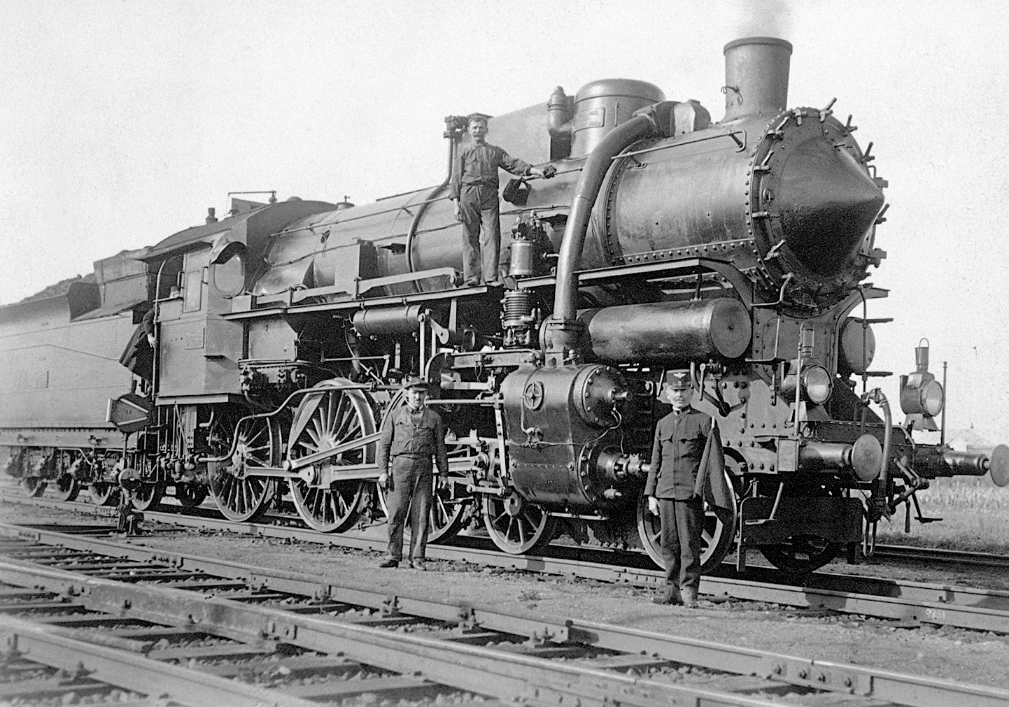 A MÁV 328-as sorozatú szerkocsis gőzmozdonya., 1938, Erky-Nagy Tibor, steam locomotive, Hungarian Railways, railway, Hungarian brand, railroader, MÁV Class 328, train-driver, Fortepan #13995