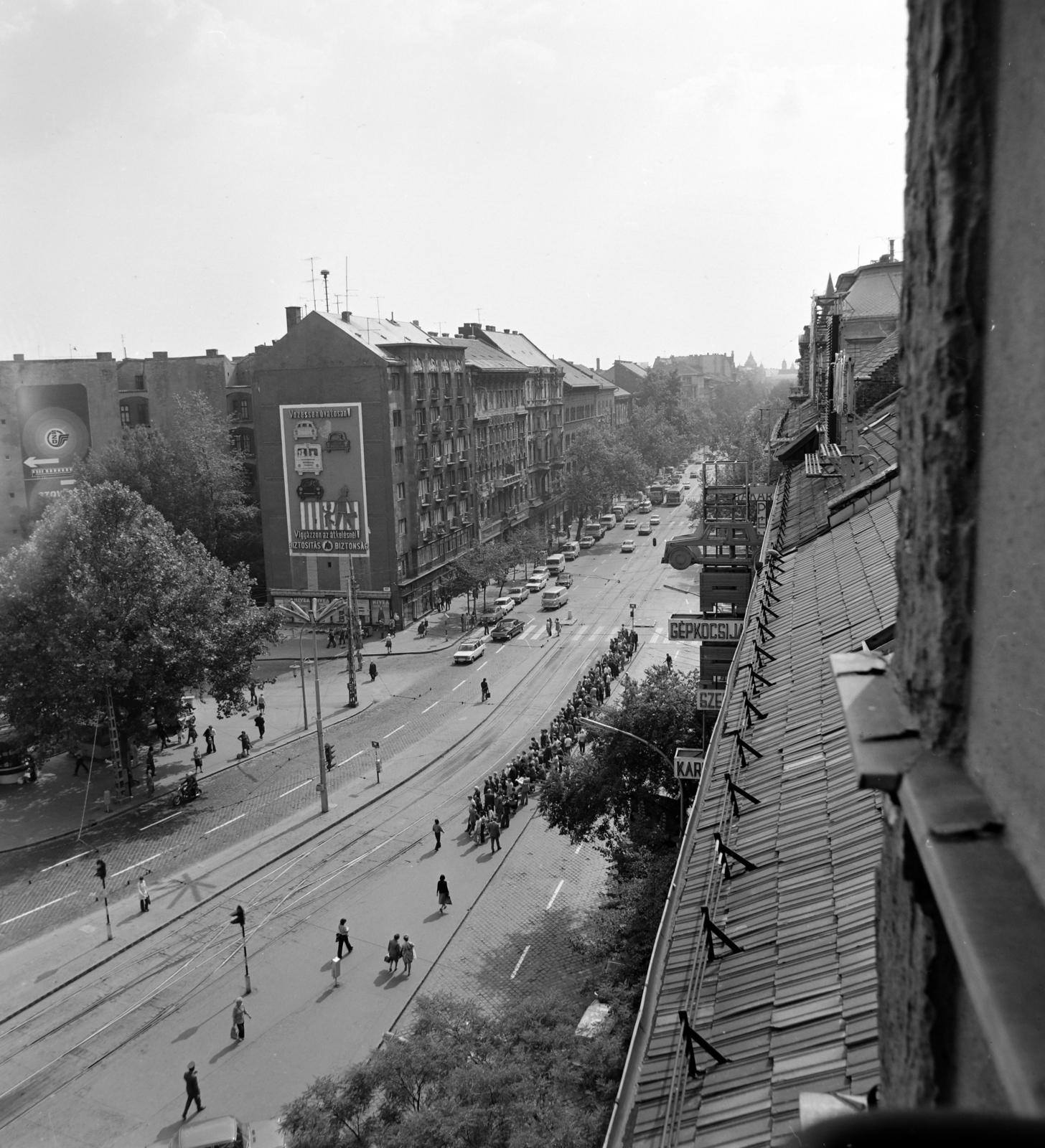 Hungary, Budapest VI.,Budapest V., Nyugati (Marx) tér, a Bajcsy-Zsilinszky út felé nézve., 1976, UVATERV, Budapest, Fortepan #139958