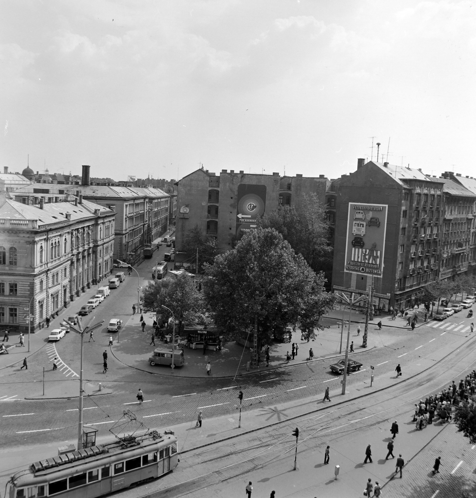 Hungary, Budapest VI., Nyugati (Marx) tér, szemben a Jókai utca, jobbra a Bajcsy-Zsilinszky út., 1976, UVATERV, Budapest, Fortepan #139960