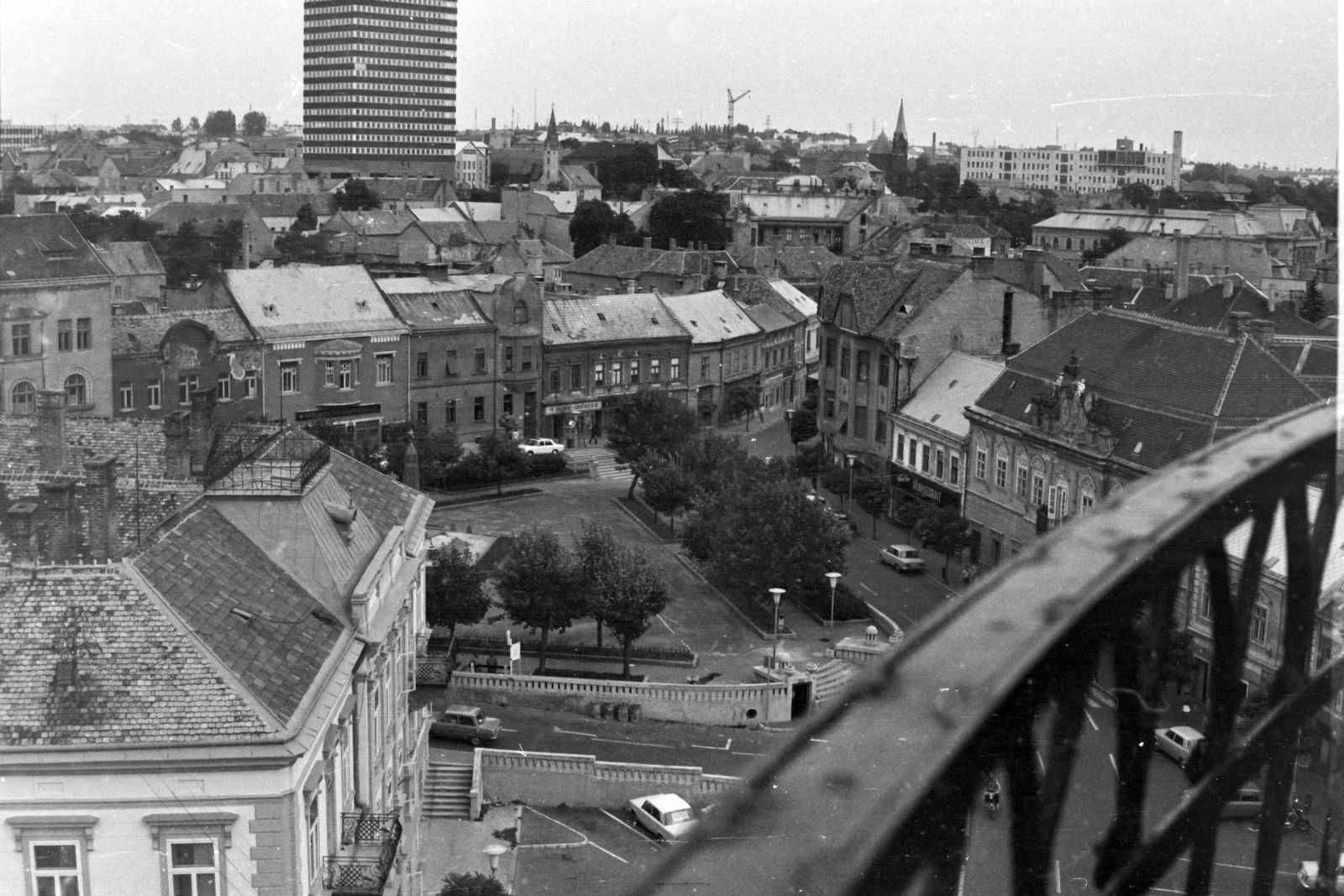 Hungary, Veszprém, kilátás a Tűztoronyból, előtérben az Óváros (Vöröshadsereg) tér., 1976, Németh Tamás, cityscape, view, tall house, Fortepan #140061