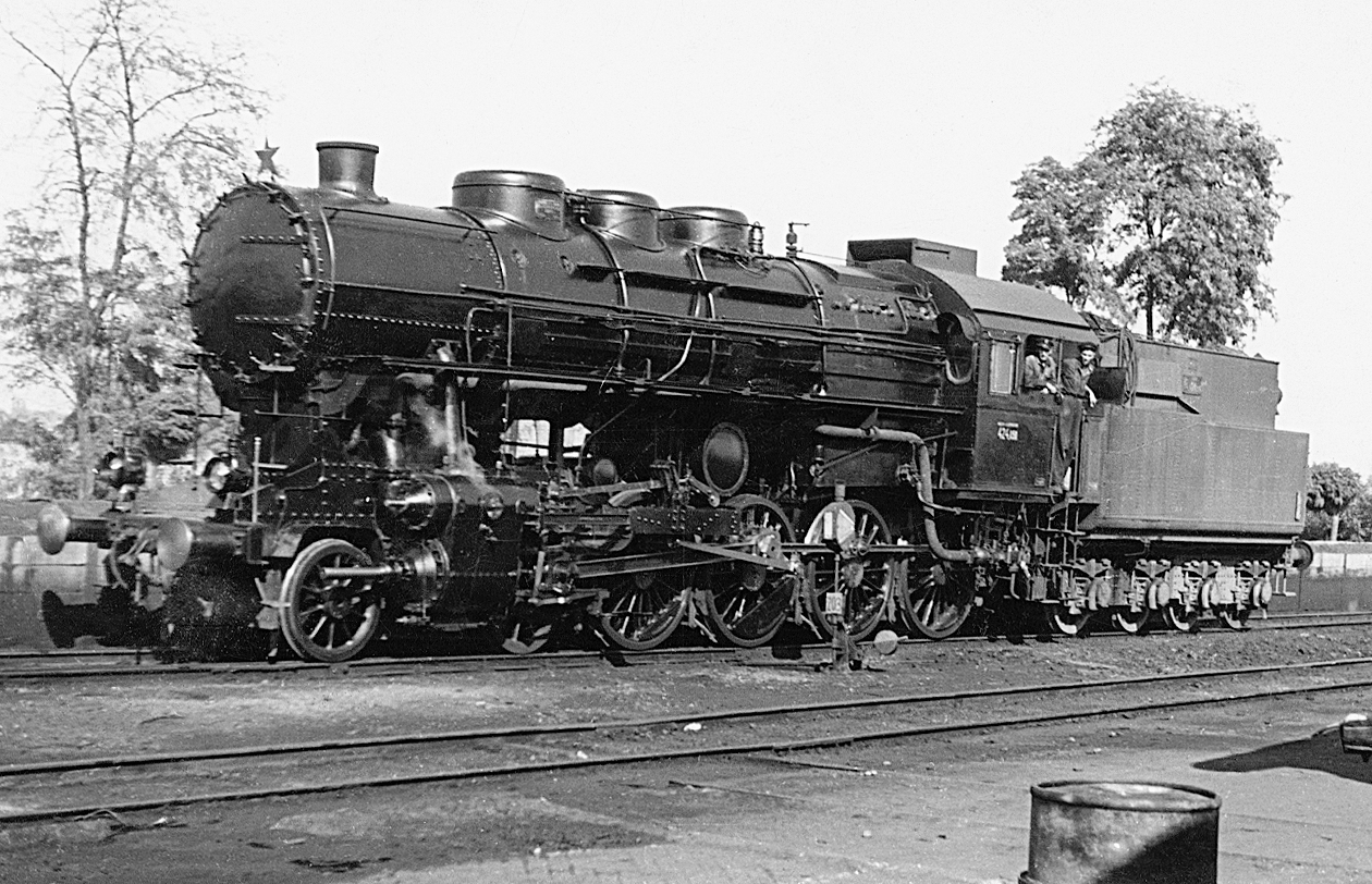 Hungary, Dombóvár, 424-es gőzmozdony, az 1952. Évi mozdonytisztasági verseny győztese., 1953, Erky-Nagy Tibor, steam locomotive, Hungarian Railways, railway, Hungarian brand, MÁV Class 424, Fortepan #14015