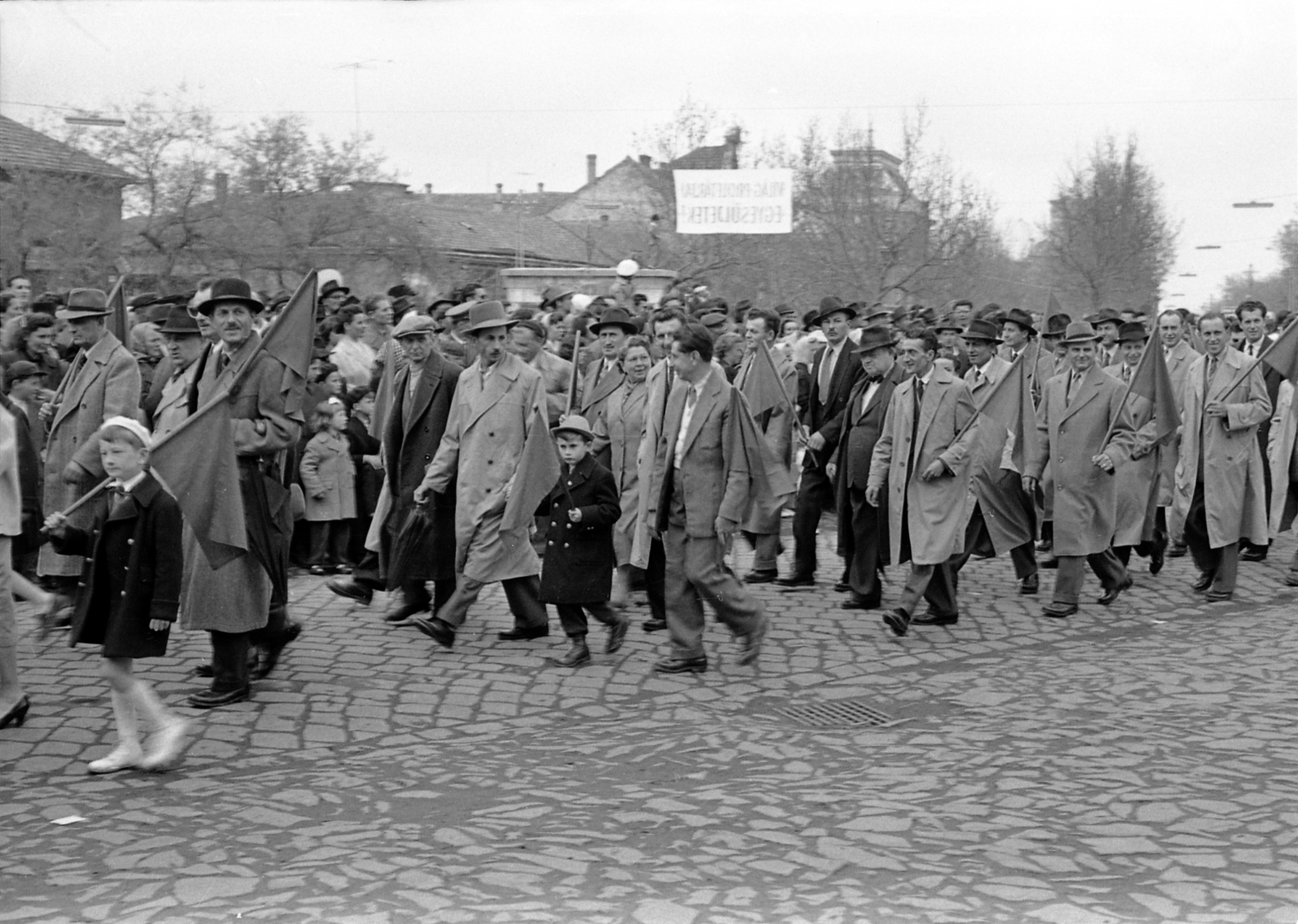 Hungary, Jászberény, Lehel vezér tér, május 1-i felvonulás., 1960, Morvay Kinga, 1st of May parade, Fortepan #140445