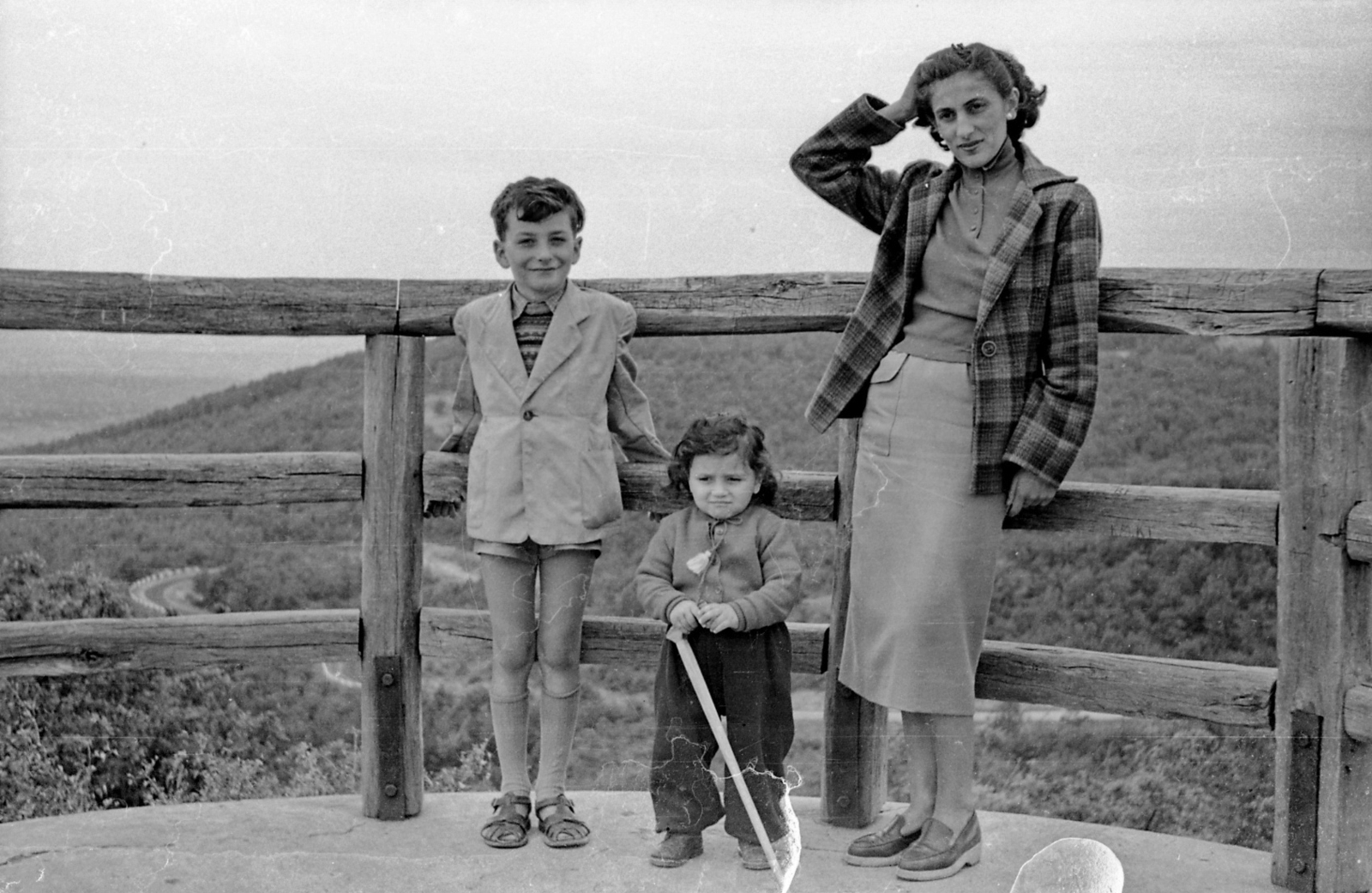 1953, Morvay Kinga, kids, mother, railing, hairdo, jacket, gazebo, Fortepan #140455