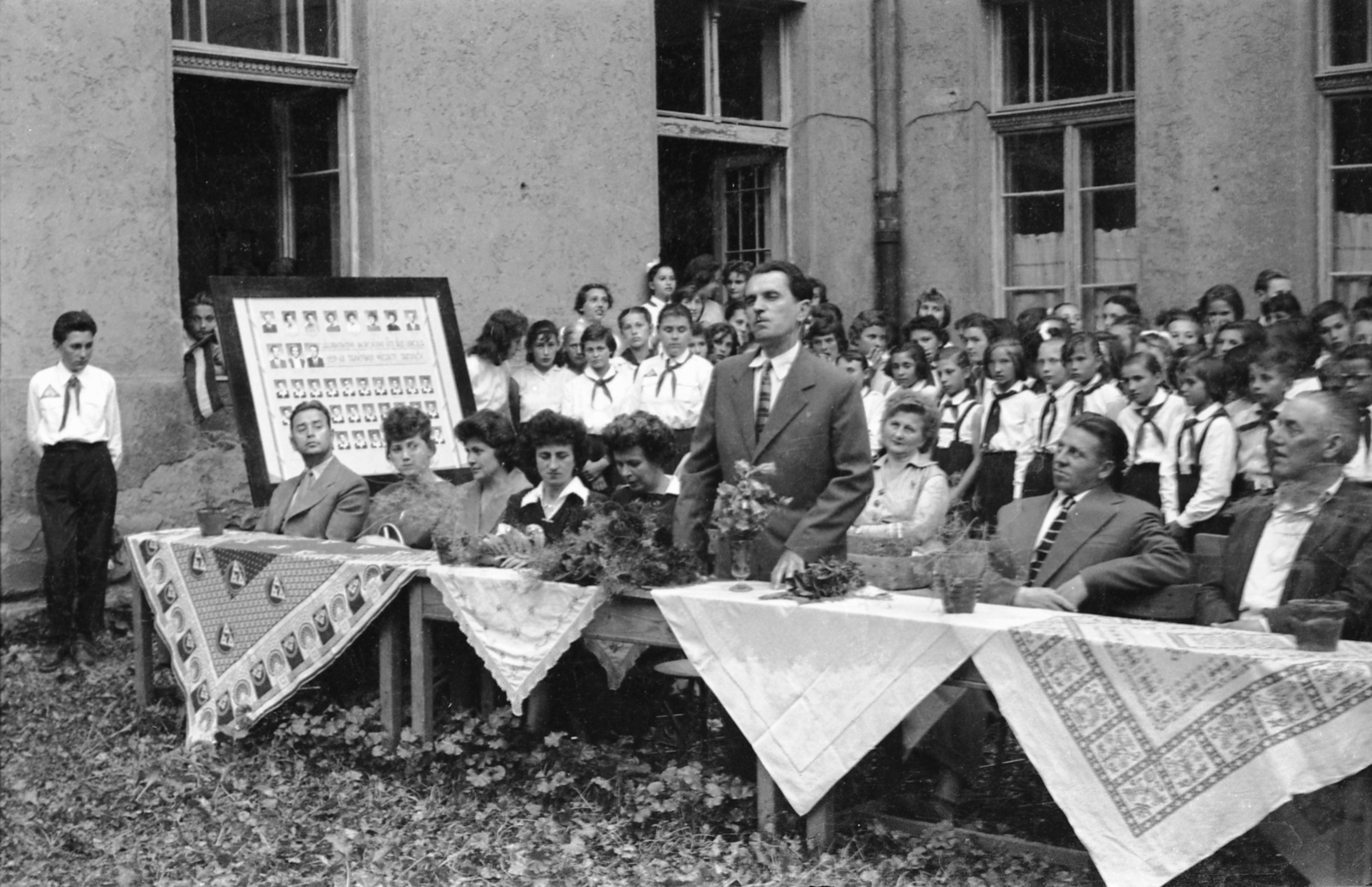 Hungary, Jászberény, Bercsényi úti Általános Iskola (később Jászsági Általános Iskola Bercsényi Miklós Általános Iskolai Tagintézménye)., 1958, Morvay Kinga, festive, Fortepan #140521