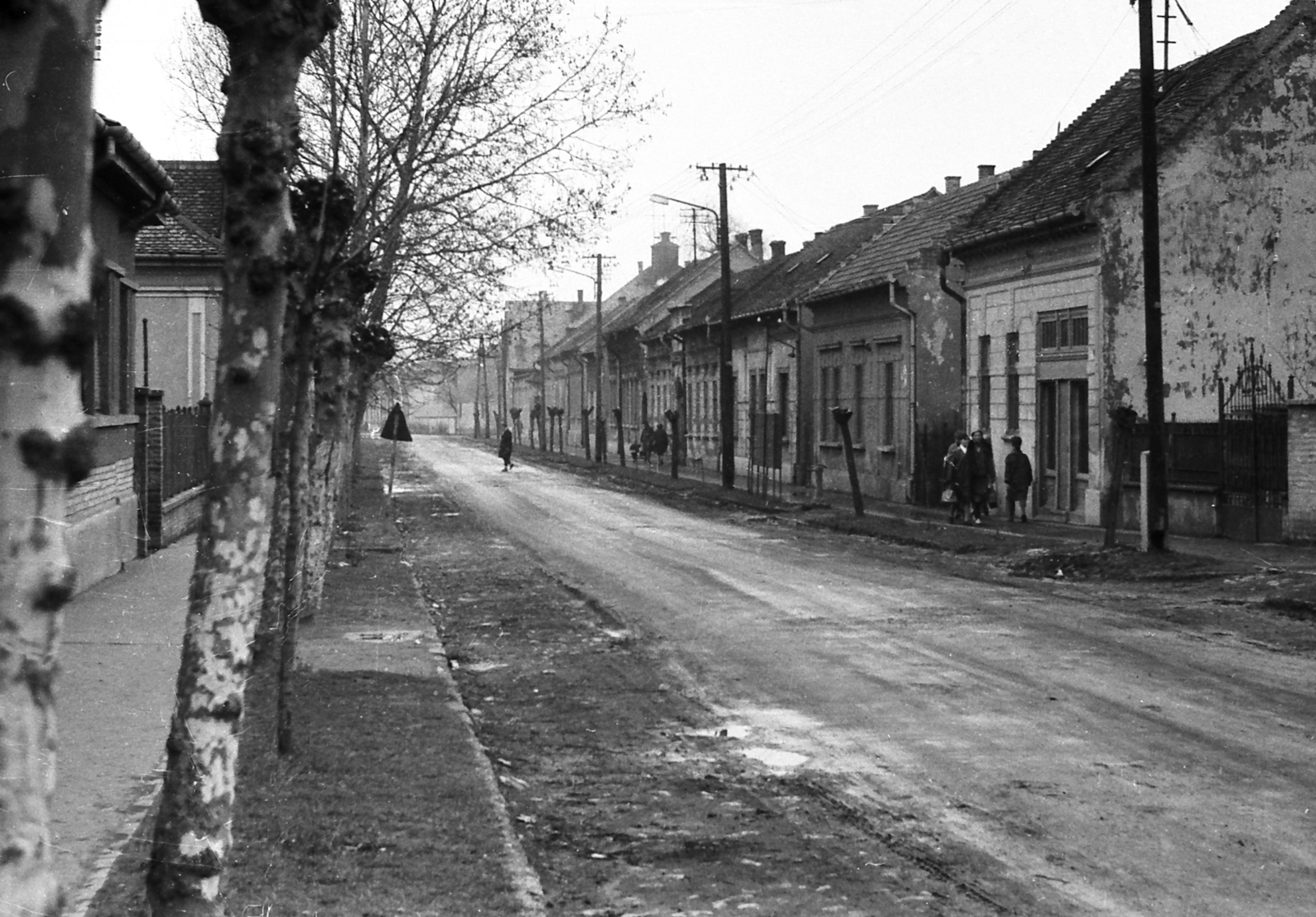 Magyarország, Dombóvár, Dombó Pál utca a Hunyadi tér felől., 1968, Erky-Nagy Tibor, utcakép, Fortepan #14055