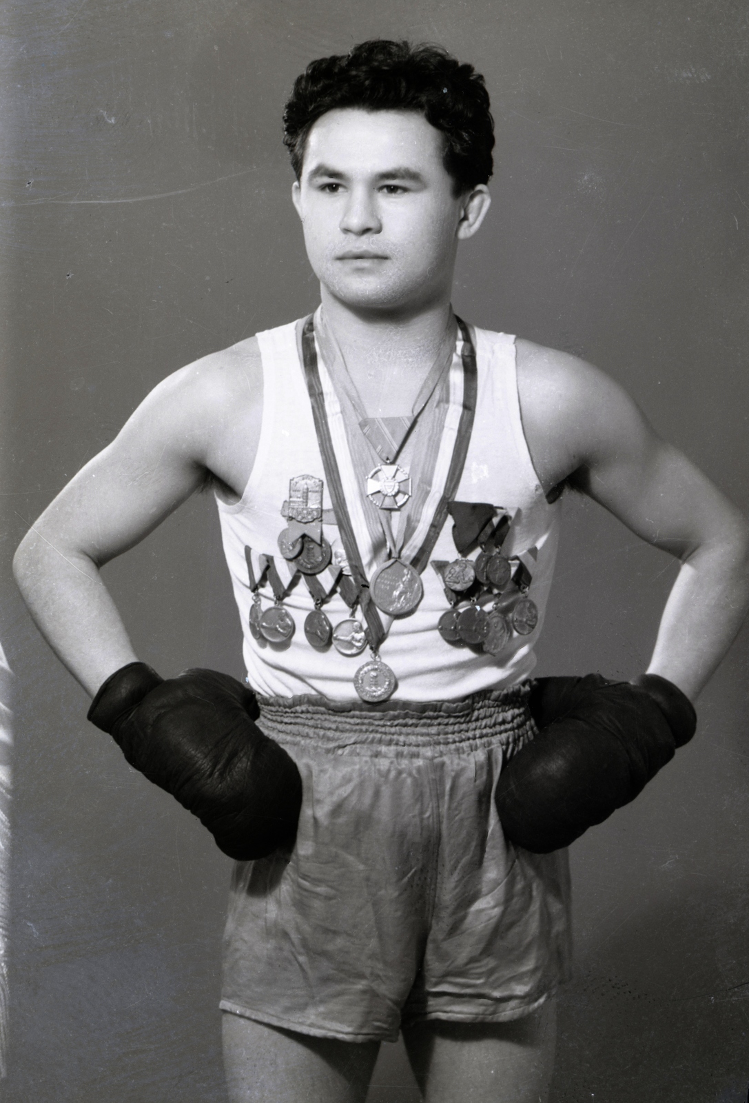 Hungary, Csík Tibor olimpiai bajnok ökölvívó., 1948, Morvay Kinga, boxing, medal, medal, man, portrait, sportsperson, Fortepan #140603