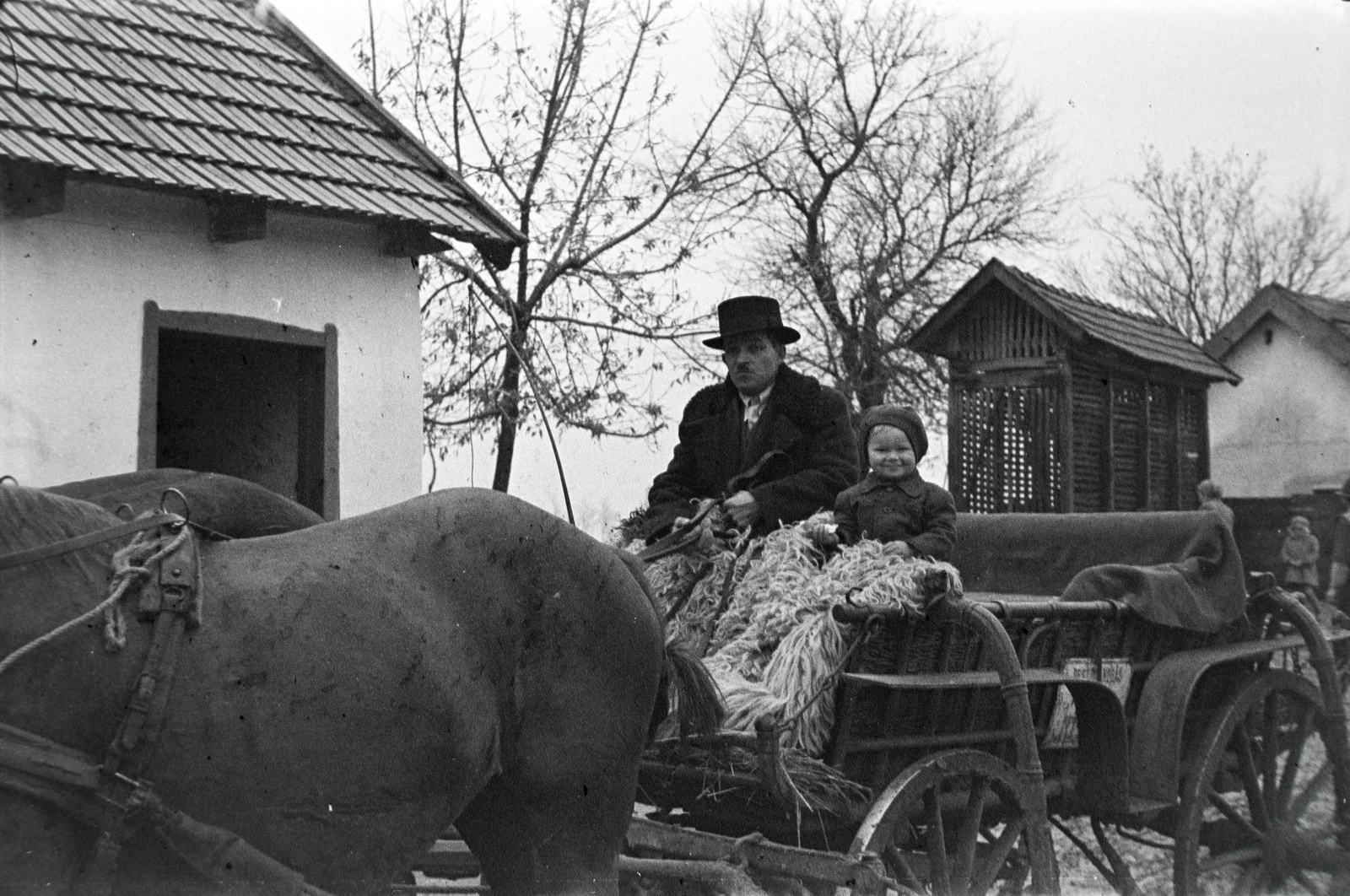 1942, Miklós Lajos, Horse-drawn carriage, barn for storing maize, Fortepan #140765
