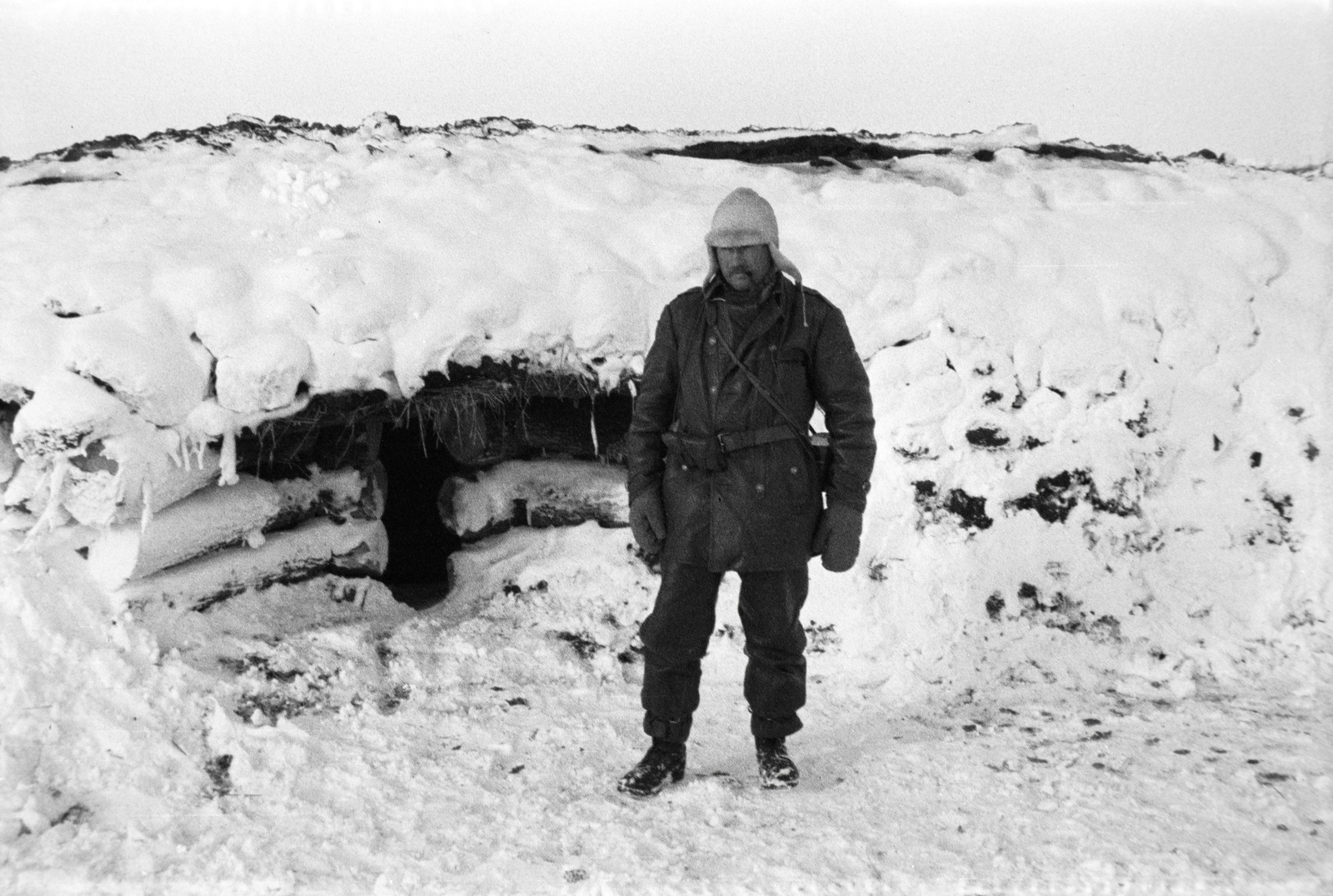 Russia, 1942, Miklós Lajos, eastern front, winter, snow, second World War, leather jacket, Hungarian soldier, Fortepan #140794