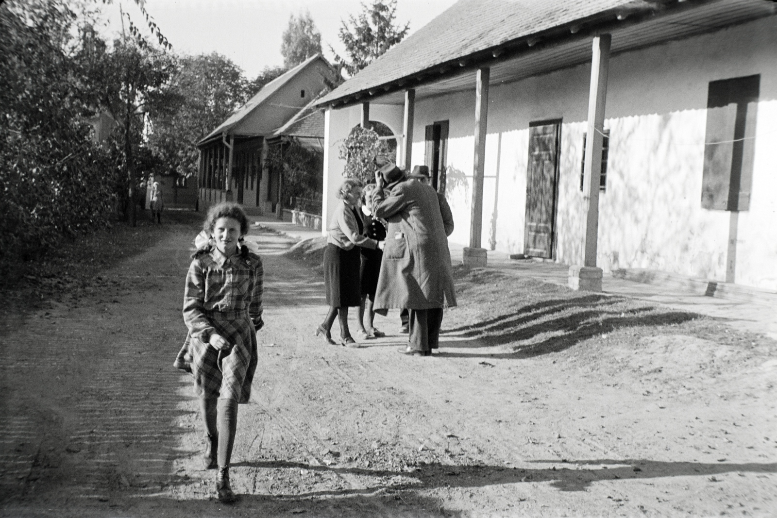 Hungary, Szigetújfalu, Fő utca 92., ifj. Paulheim István sörnagykereskedő telepe., 1940, Miklós Lajos, yard, Fortepan #140820