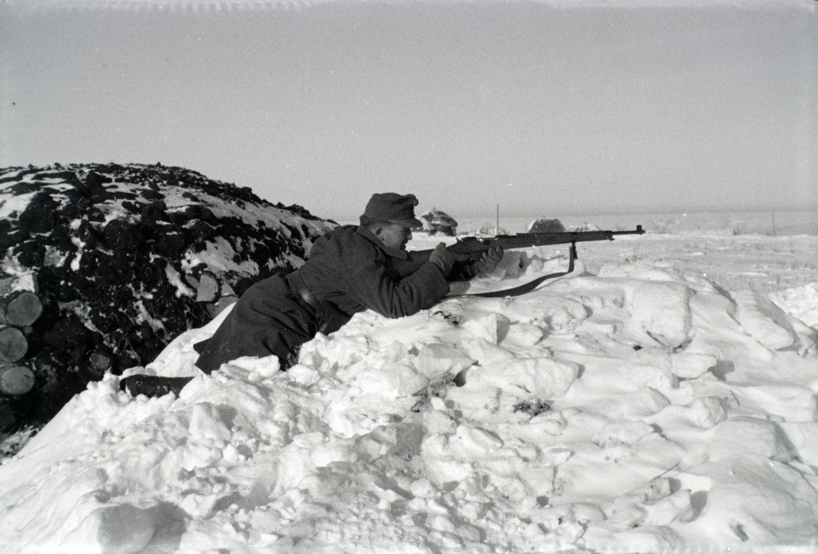 1942, Miklós Lajos, eastern front, snow, second World War, weapon, gun, Fortepan #140852