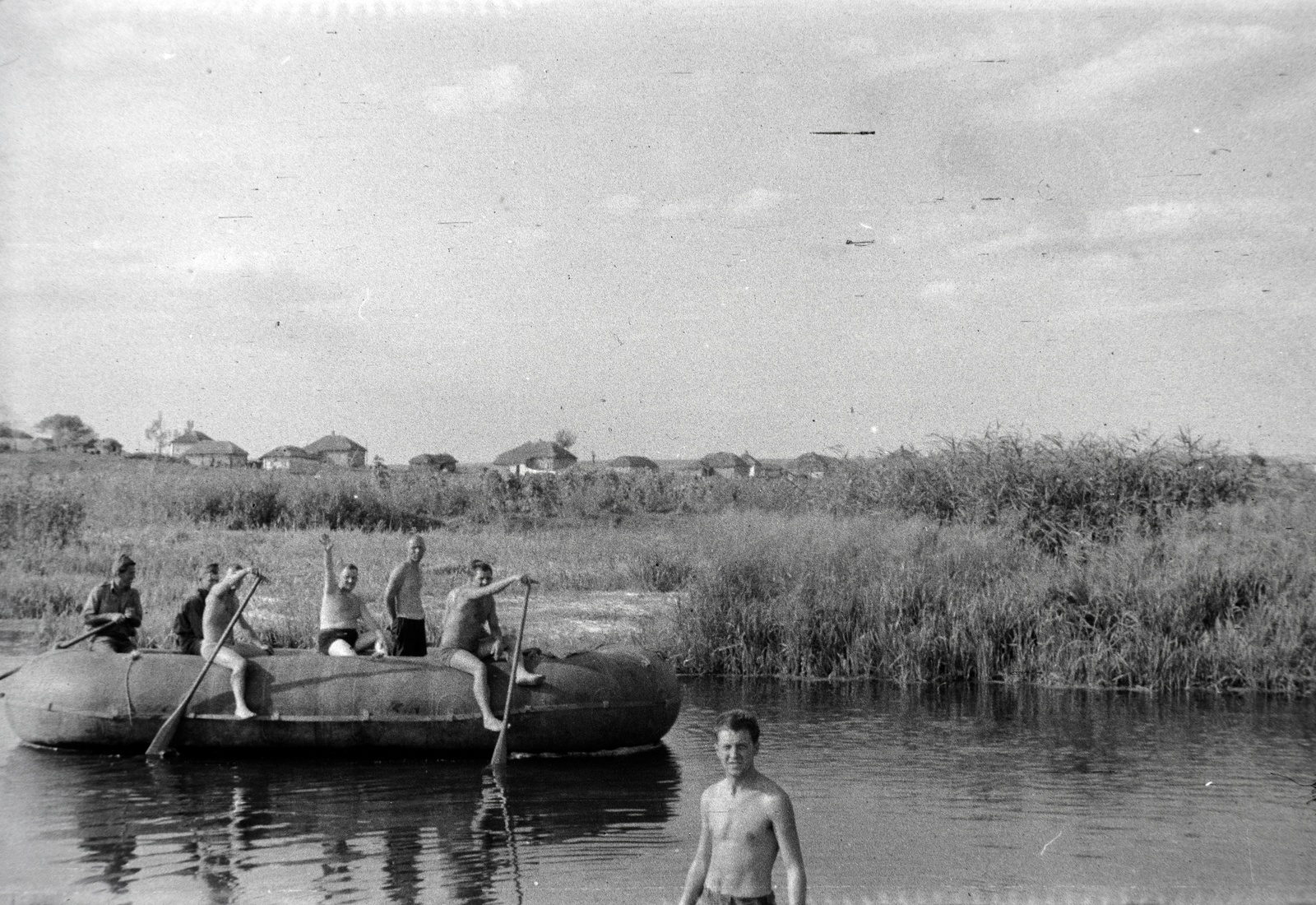 Russia, 1942, Miklós Lajos, Baby boat, second World War, Fortepan #140932