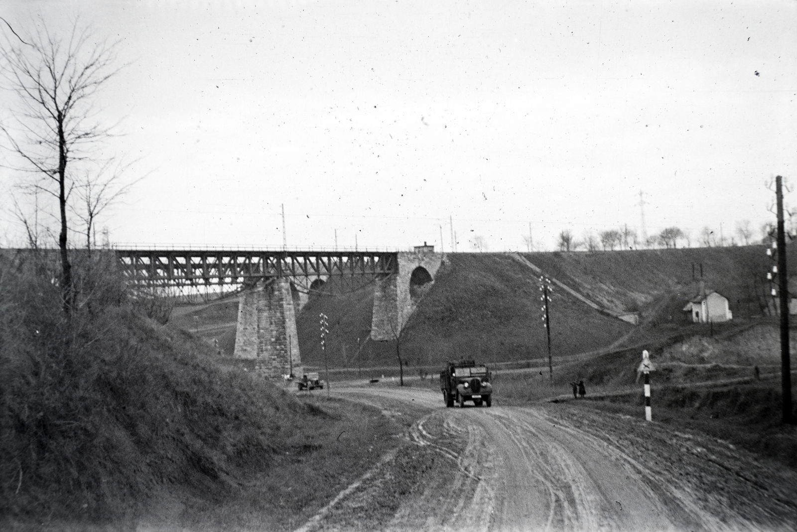 Hungary, Biatorbágy, vasúti viadukt., 1942, Miklós Lajos, Fortepan #140959