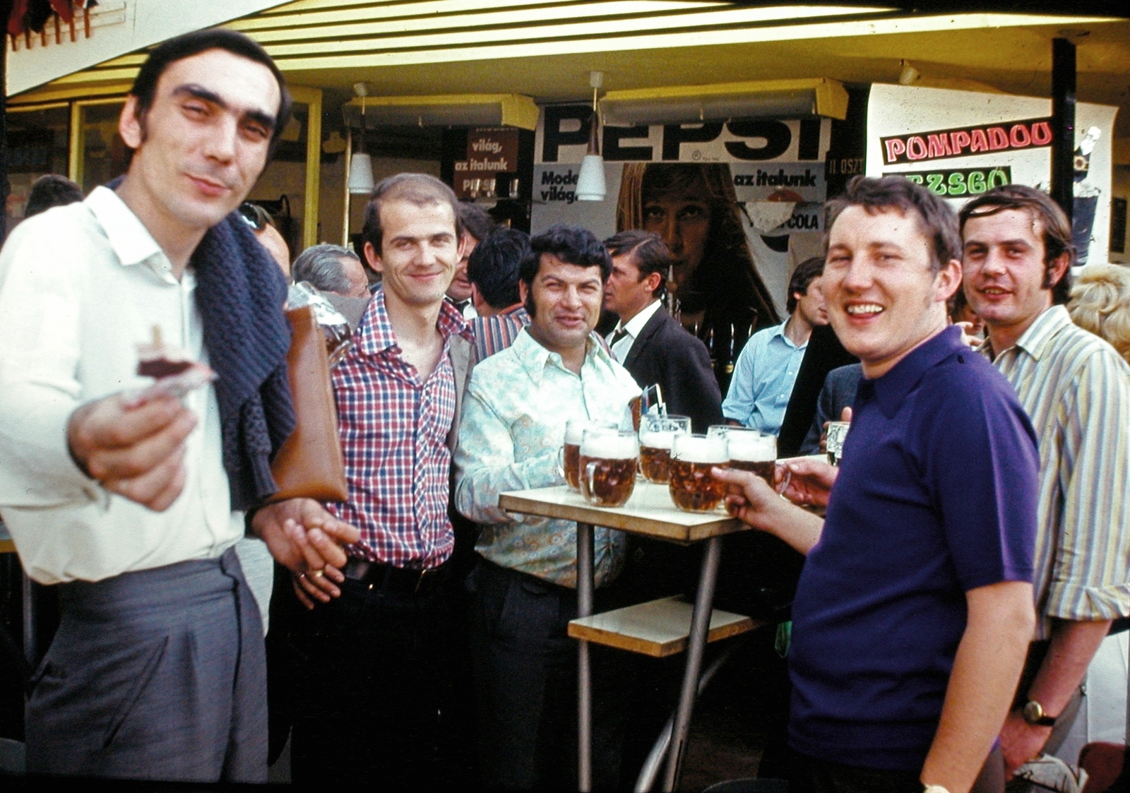 Hungary, 1975, Fortepan, colorful, drinking, beer, Pepsi-brand, Fortepan #1410