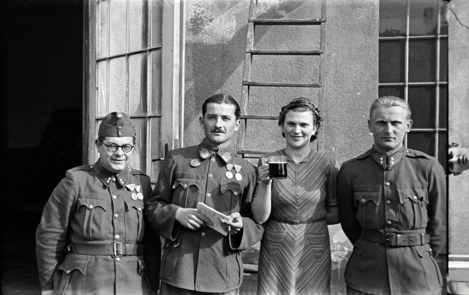 Hungary, Budapest X., Vaspálya utca 4., a felvétel Miklós Lajos járműgyártó mester üzemének udvarában készült., 1943, Miklós Lajos, Budapest, Fortepan #141016