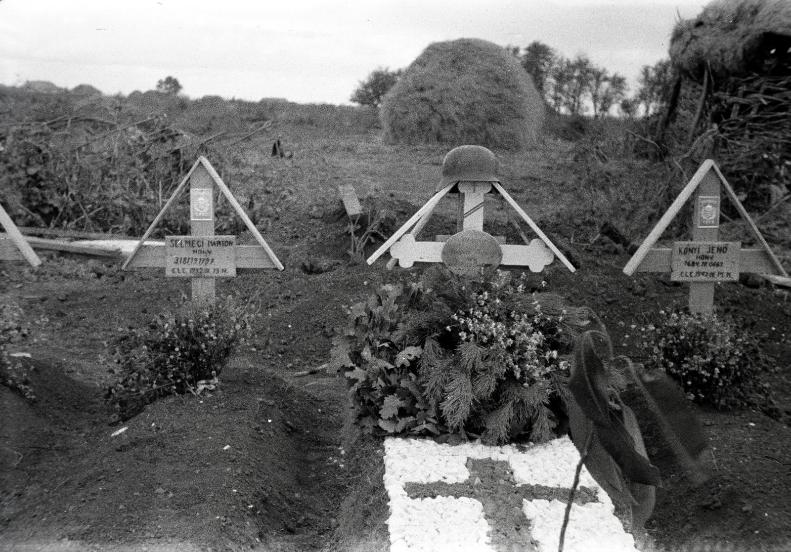 Oroszország, Oszkino, katonai temető., 1942, Miklós Lajos, keleti front, második világháború, hadisír, honvéd, Fortepan #141070