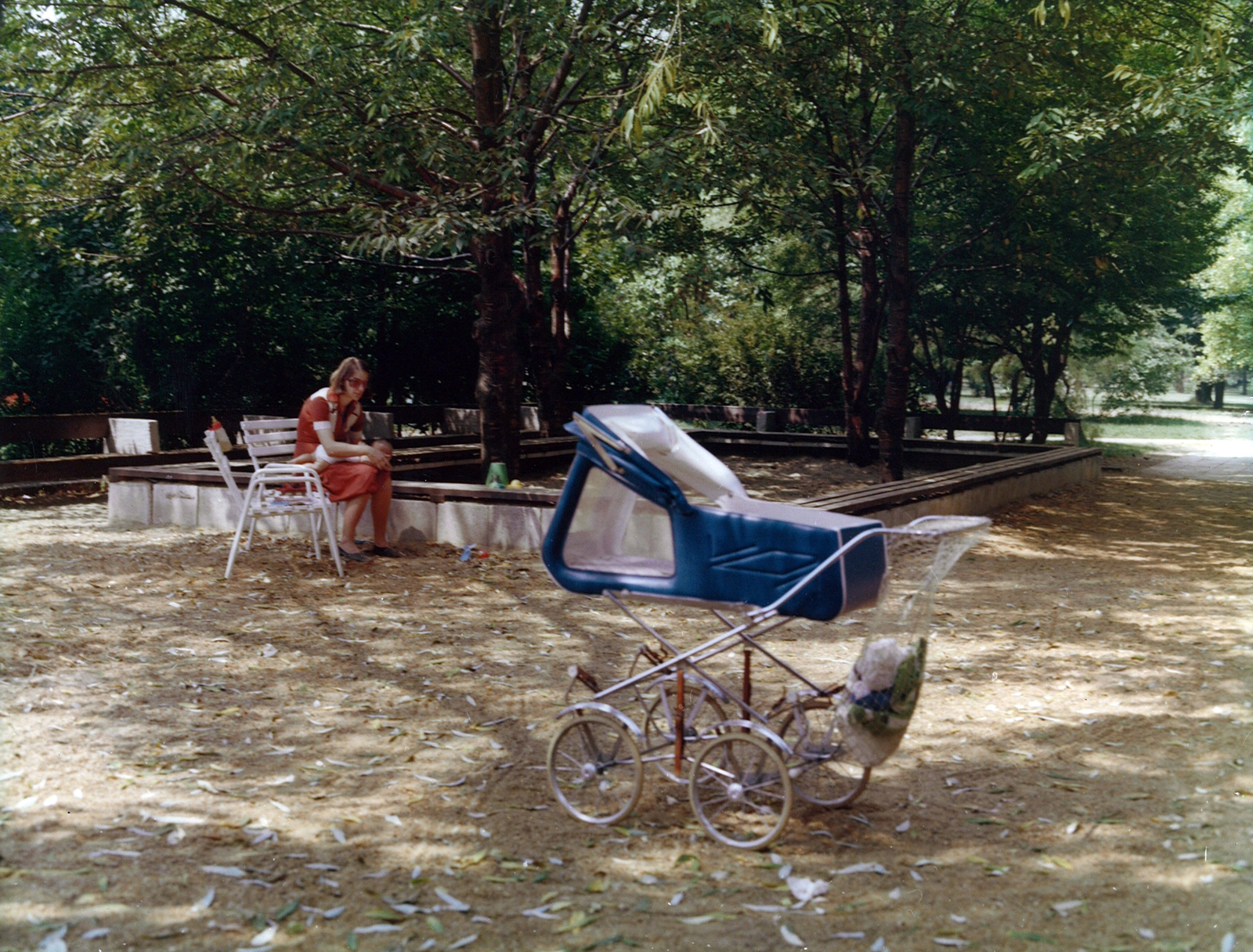 1977, Hlatky Katalin-Főkert, babakocsi, pad, homokozó, játszótér, Fortepan #141256