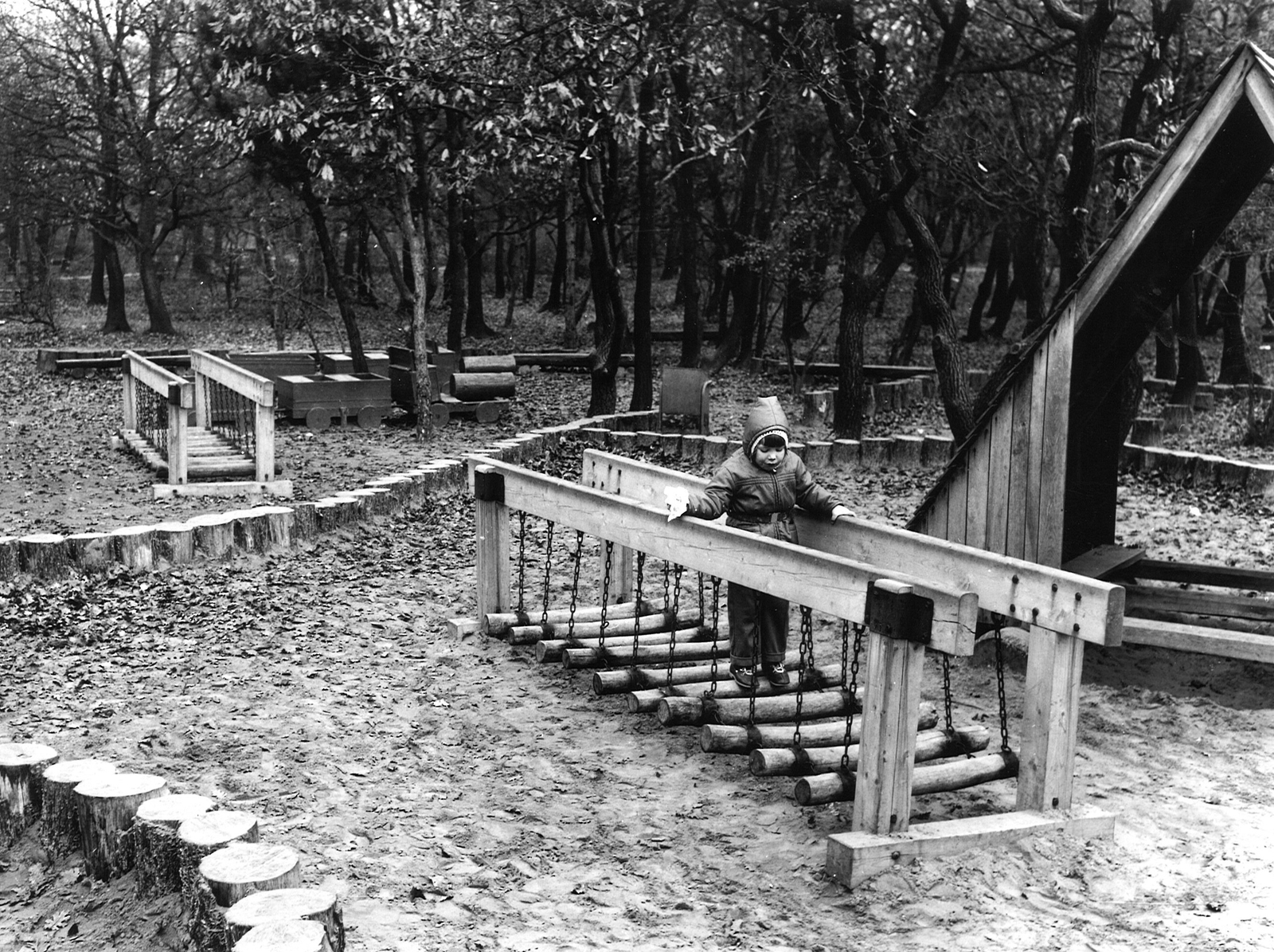 Hungary, untitled, Budapest XII., Rege park a Gyermekvasút (Úttörővasút) végállomása és a Rege út között., 1982, Hlatky Katalin-Főkert, Budapest, Fortepan #141377
