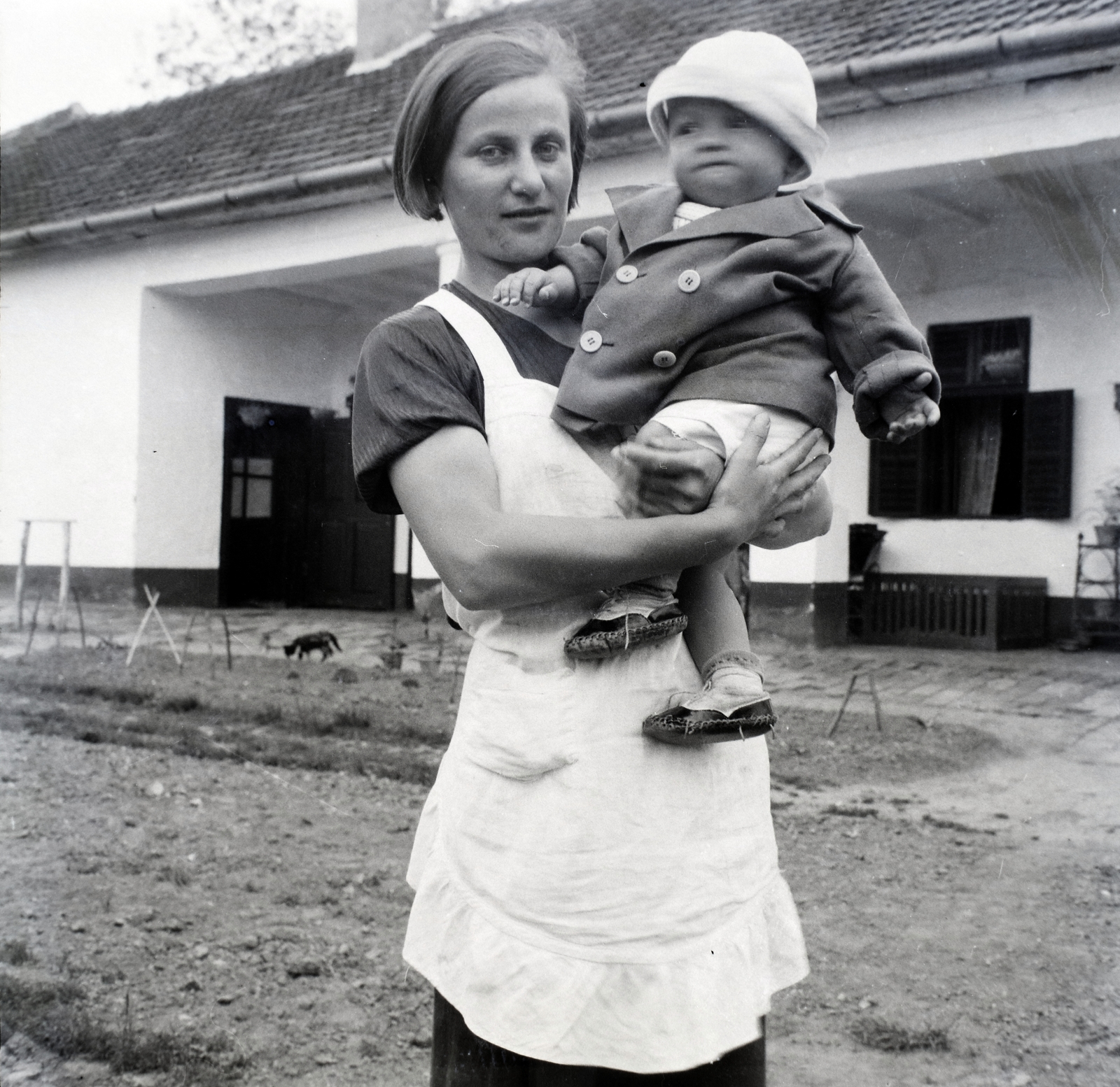 1938, Bencze László, hold in arms, Fortepan #141411