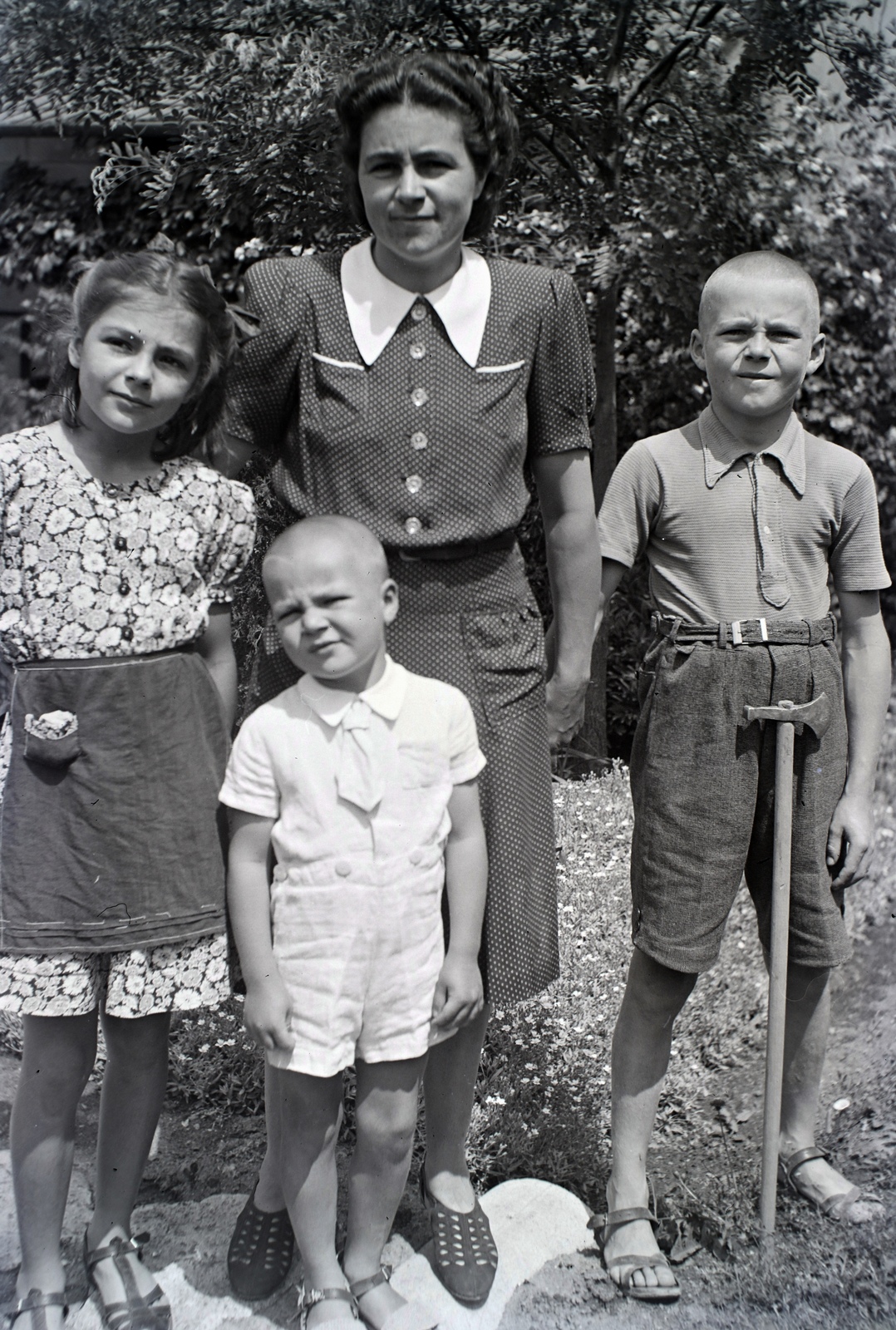 1938, Bencze László, kids, shepherd's axe, mother, Fortepan #141422