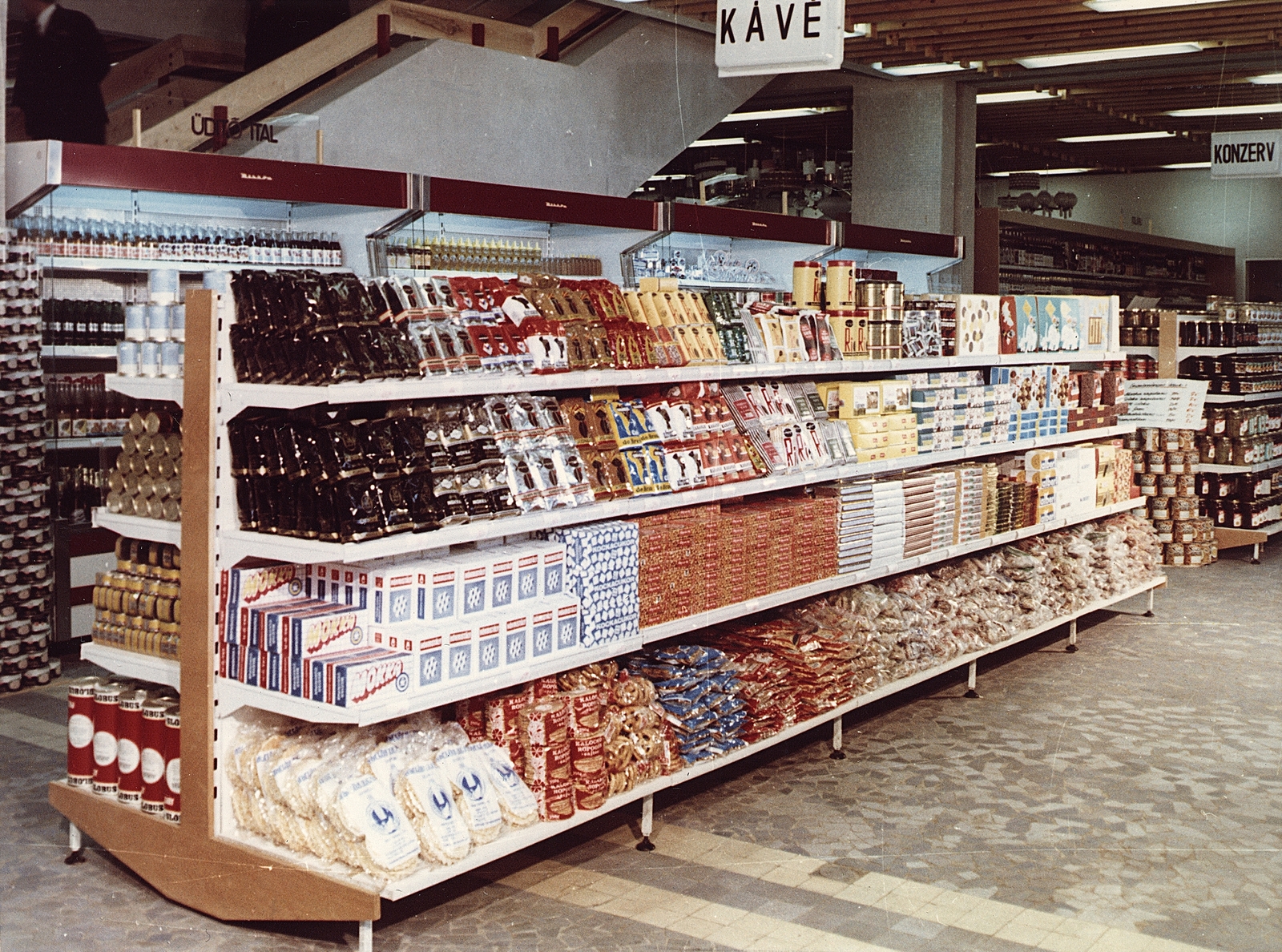 Hungary, Dombóvár, Hunyadi tér 2. Napsugár Áruház., 1972, Erky-Nagy Tibor, colorful, food, store, Fortepan #14143