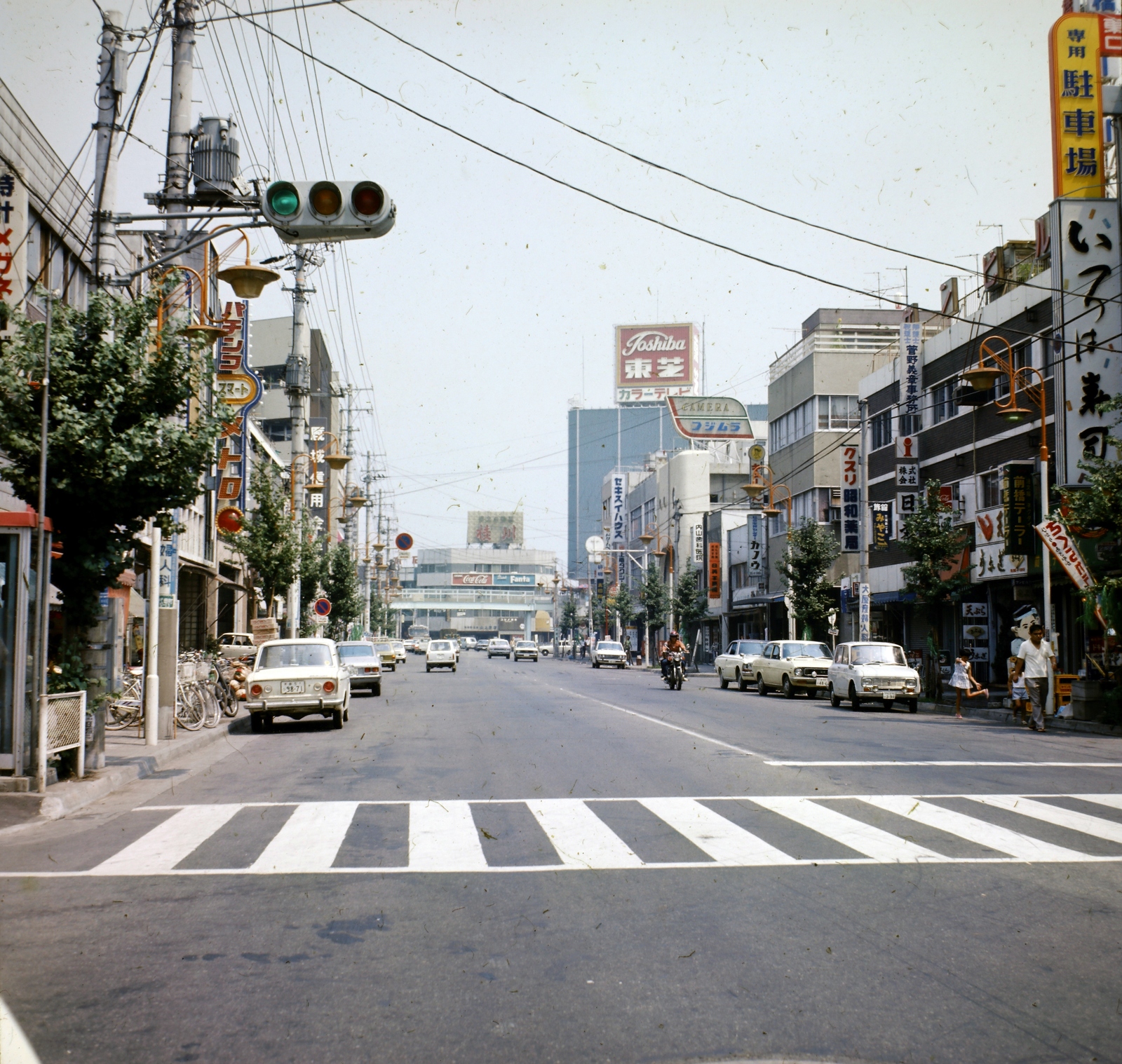 Japan, Maebashi, Hachinobu utca., 1978, Bencze László, colorful, Japanese writing, crosswalk, bicycle, Fortepan #141443