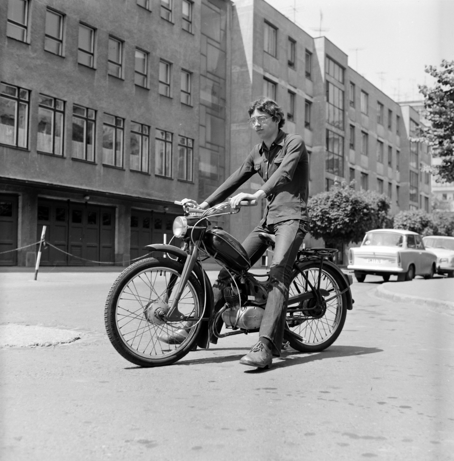 Hungary, Debrecen, Jászai Mari utca., 1979, Bencze László, motorcycle, Fortepan #141499