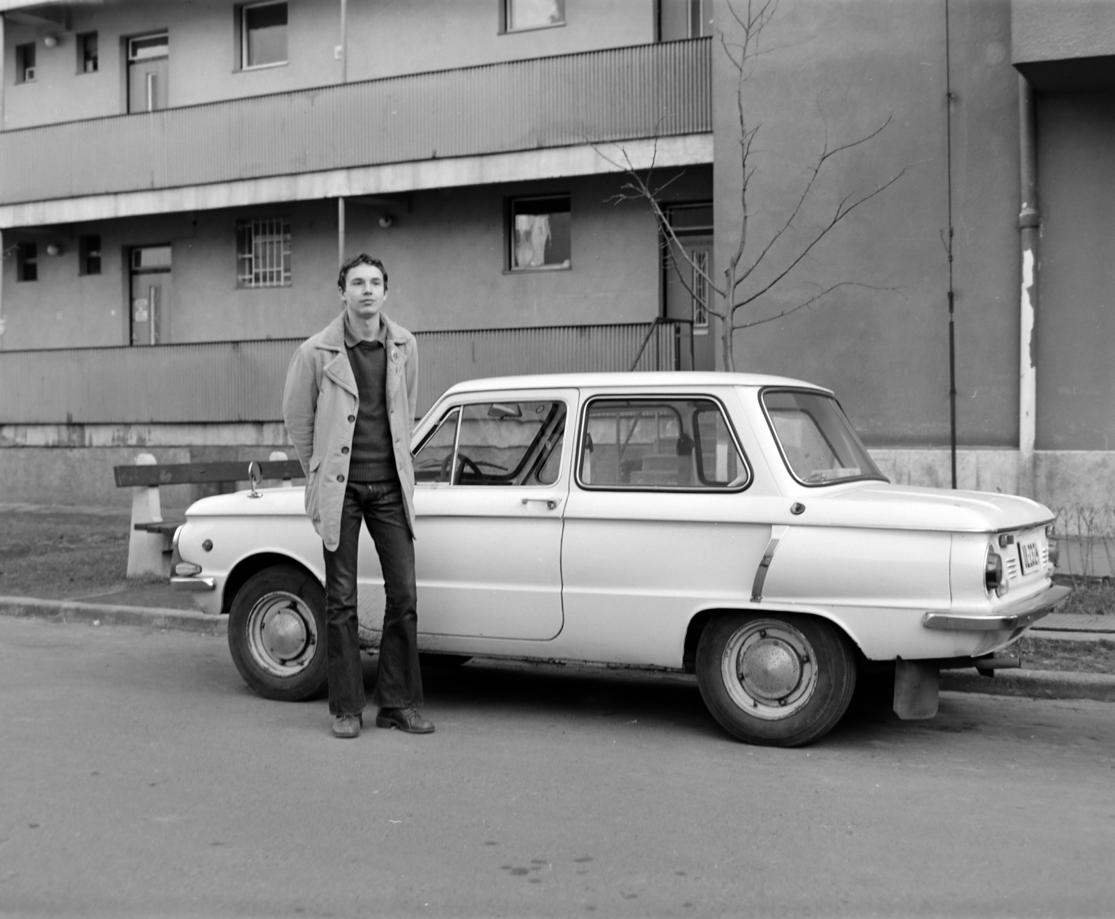 Hungary, Debrecen, Jászai Mari utca, háttérben a Szent Anna utca 8. számú ház hátsó frontja., 1979, Bencze László, Zaporozhetz-brand, Fortepan #141564