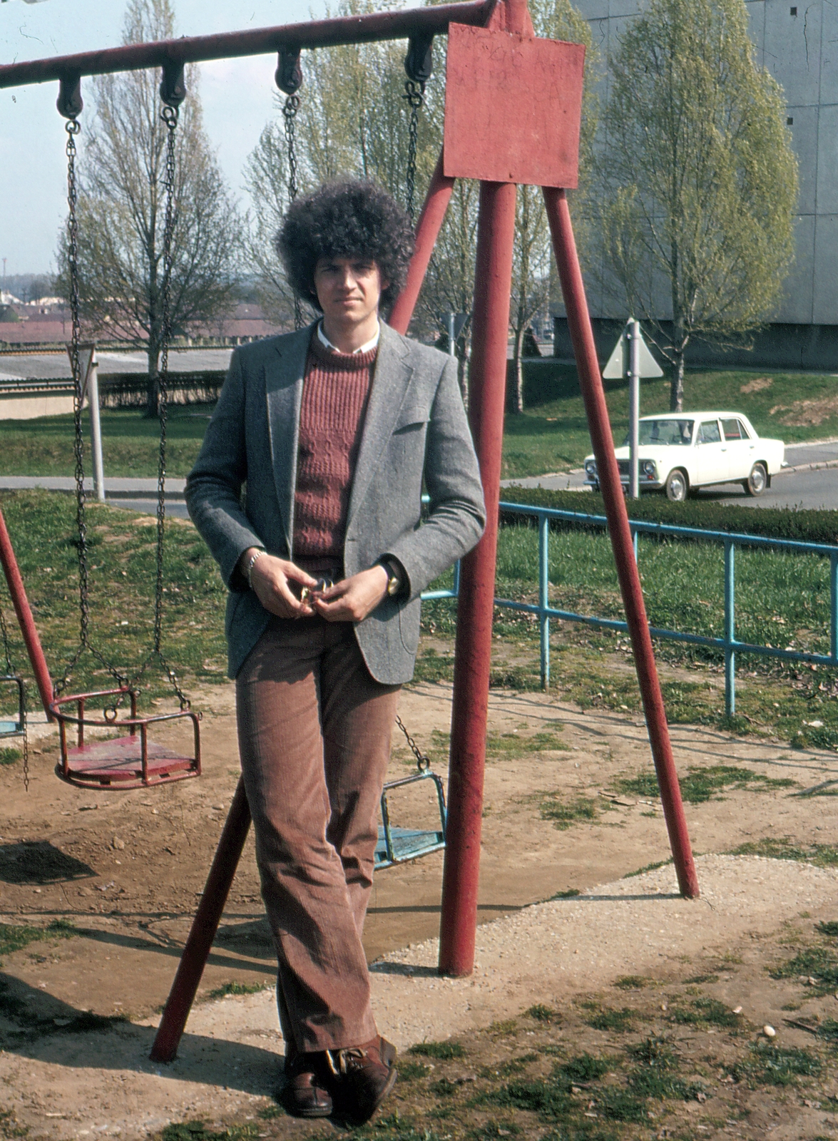 Hungary, Dombóvár, játszótér a Park utca (Népköztársaság útja) és Móricz Zsigmond utca sarkán., 1982, Erky-Nagy Tibor, colorful, hairdo, Fortepan #14173