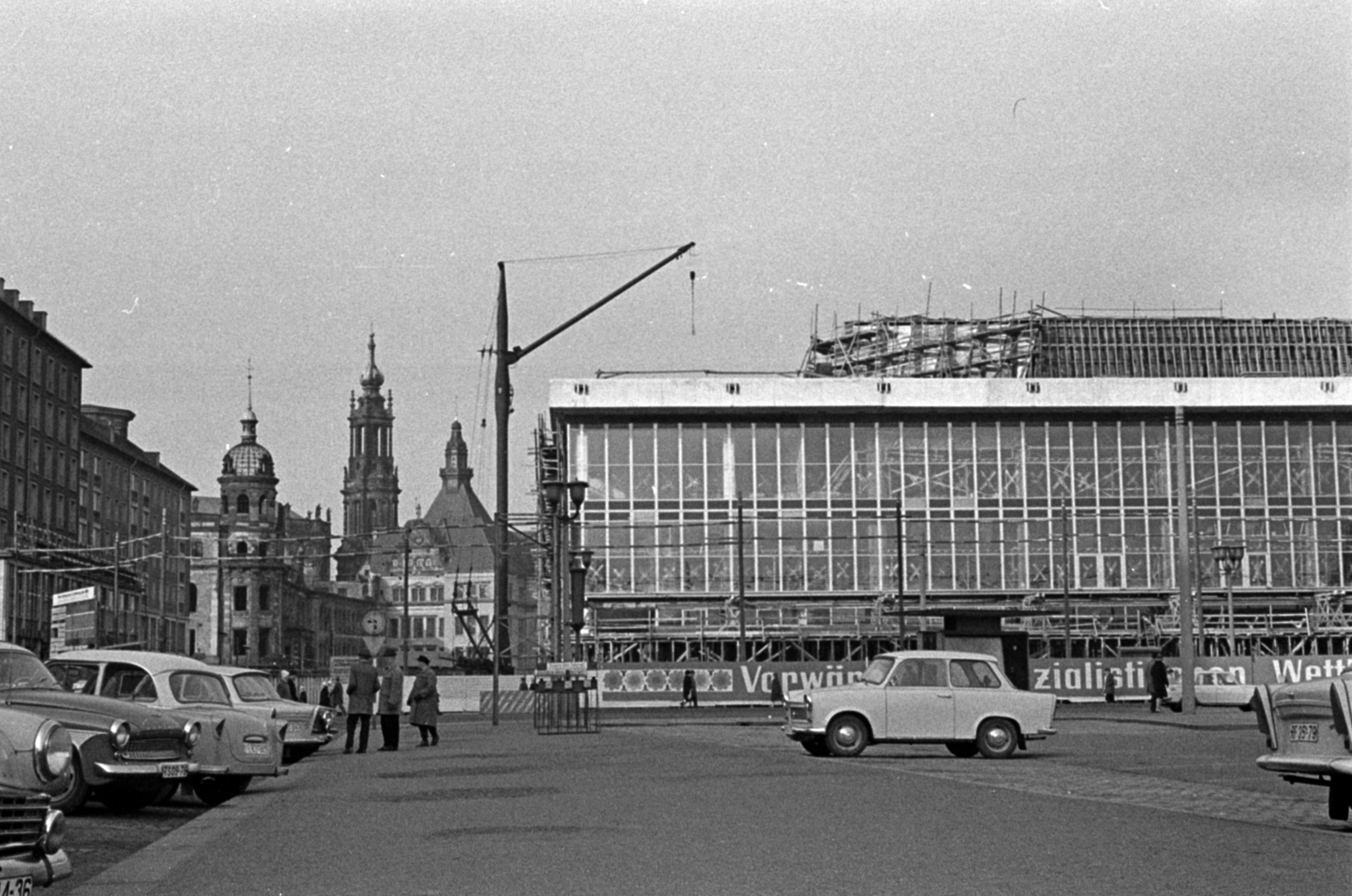 Germany, Dresden, Altmarkt a Wilsdruffer Strasse (Ernst-Thälmann-Strasse) és a Kulturpalast felé nézve., 1969, Péterffy István, GDR, Fortepan #141746