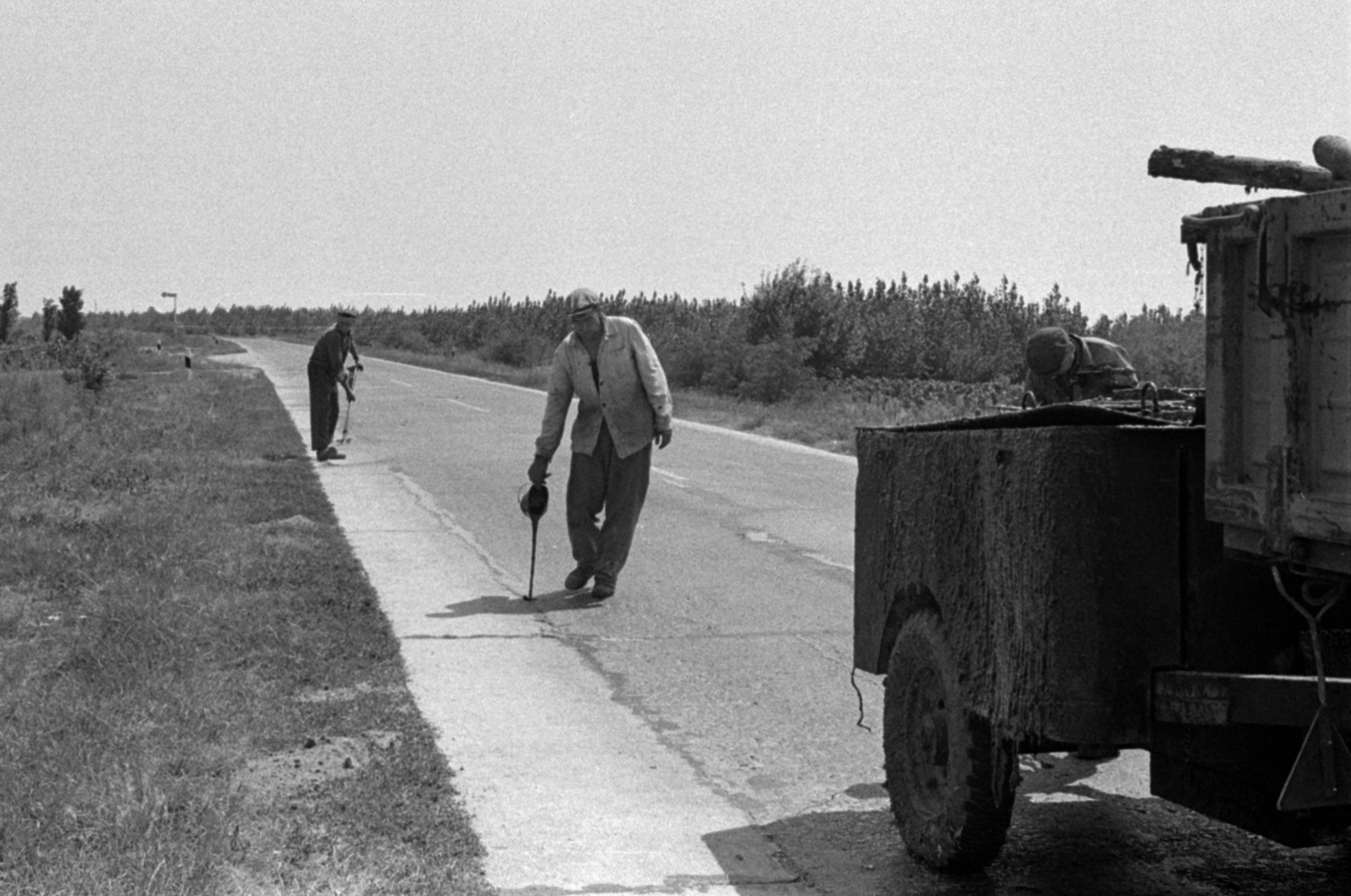 Hungary, útjavítás a 4-es főúton Cegléd közelében., 1969, Péterffy István, Fortepan #141886