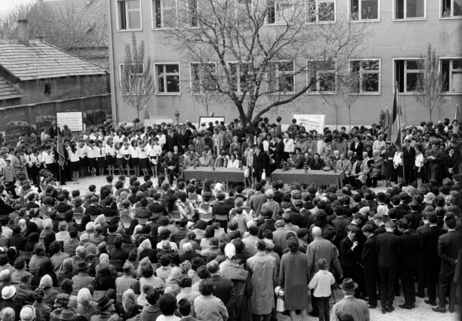 Hungary, Monor, Ady Endre út 12-14., József Attila Gimnázium (később József Attila Gimnázium és Közgazdasági Szakközépiskola),, 1968, Péterffy István, Fortepan #141904