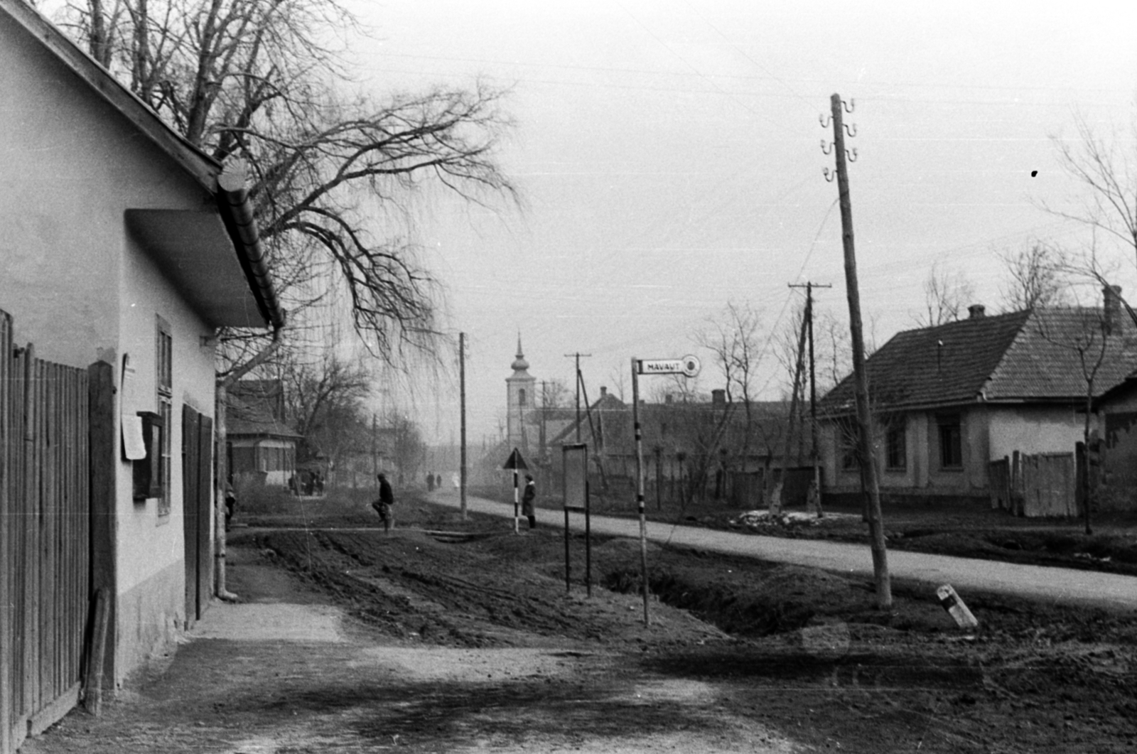 Hungary, Bénye, Fő út a mai faluház felől az evangélikus templom irányába nézve., 1967, Péterffy István, Fortepan #141936