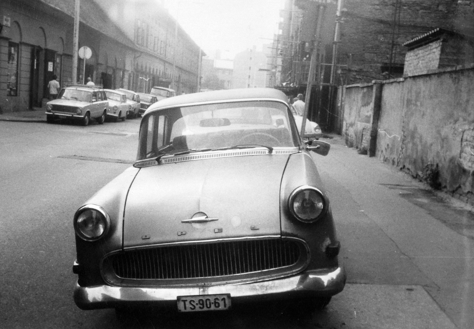 Hungary, Budapest IX., Ráday utca a Török Pál utca felől a Kálvin tér felé nézve., 1980, Nagy József, Gerrman brand, Opel-brand, automobile, number plate, Budapest, Fortepan #14194