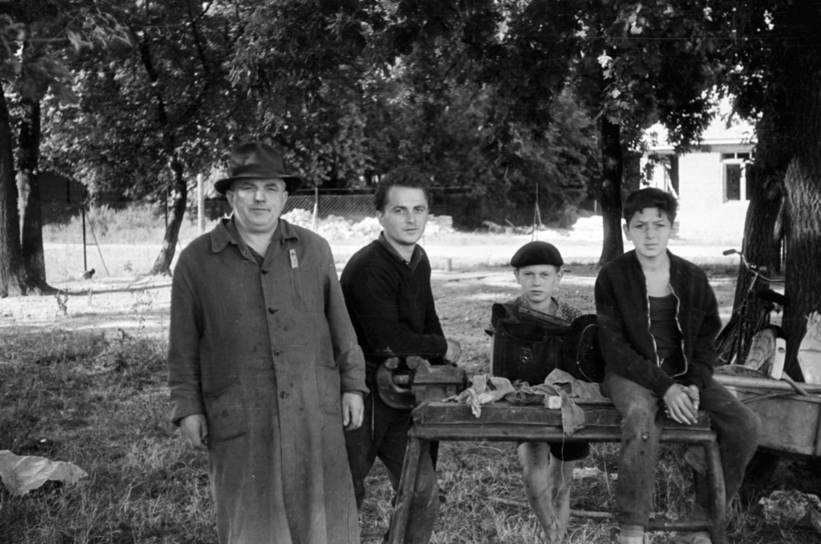 Hungary, 1966, Péterffy István, tableau, vise, cloak, Fortepan #141950