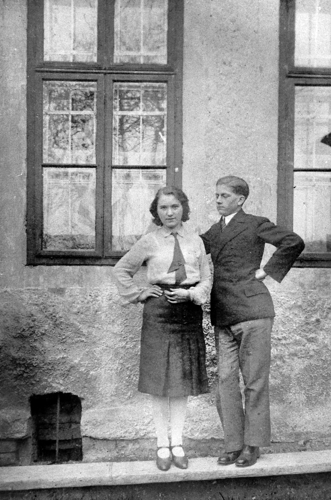 1930, Nagy József, yard, man, woman, double portrait, Fortepan #14198