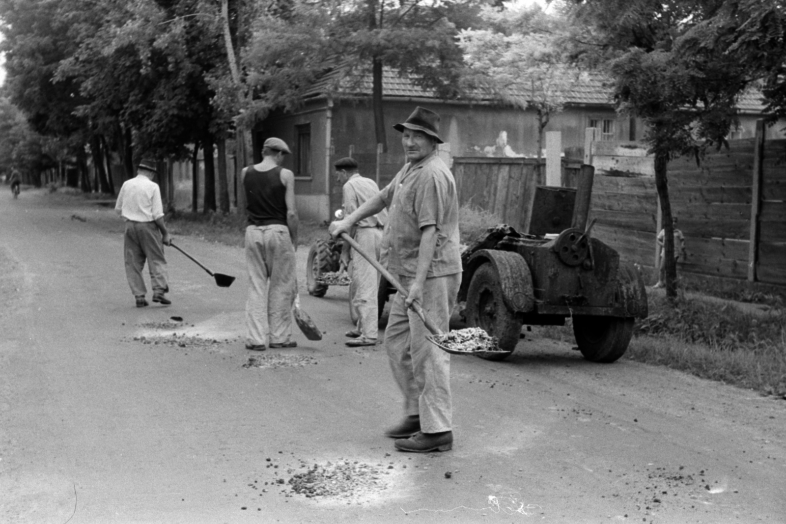 1967, Péterffy István, útjavítás, traktor, Fortepan #142028