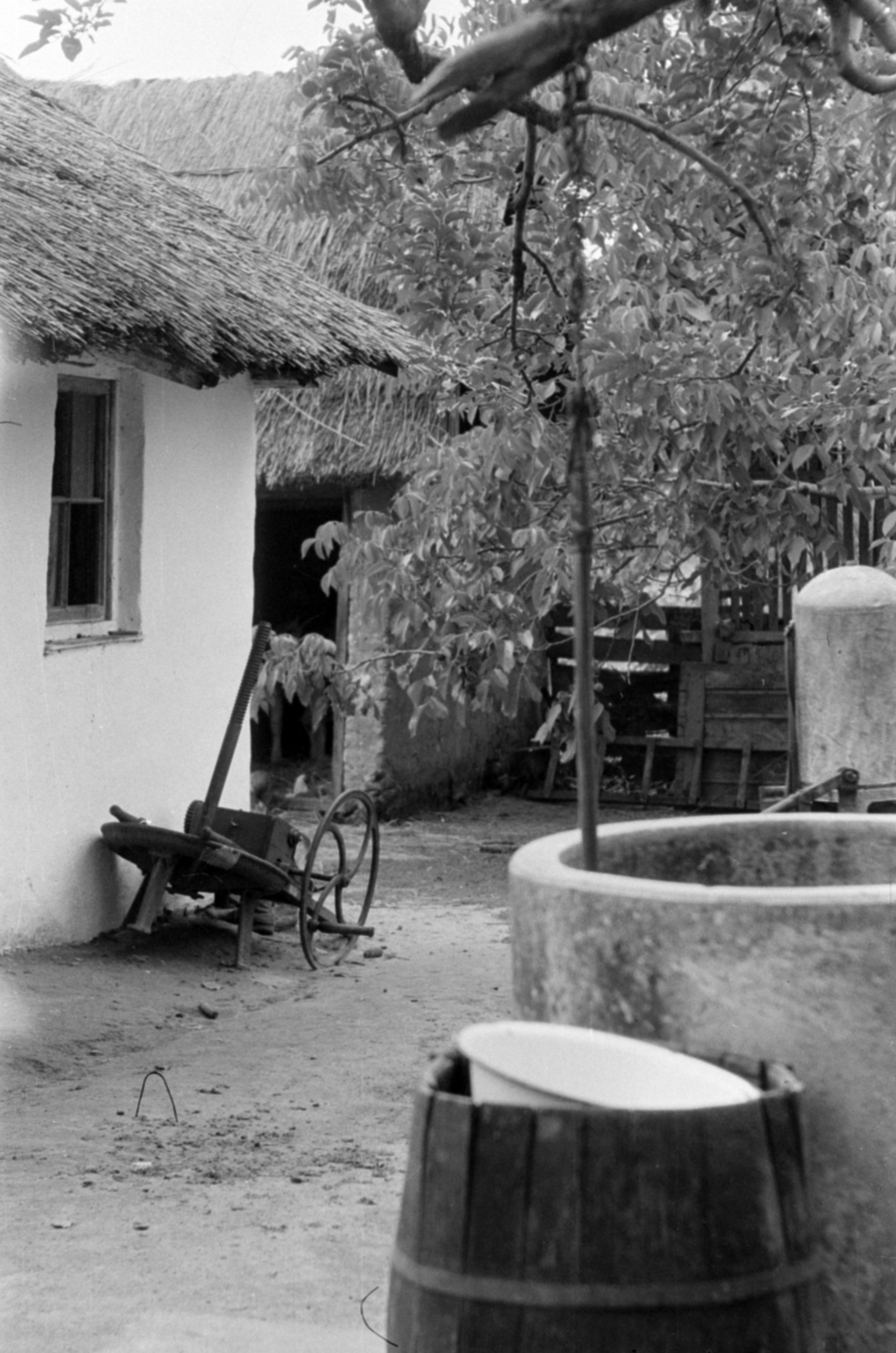 1968, Péterffy István, well, barrel, Fortepan #142055