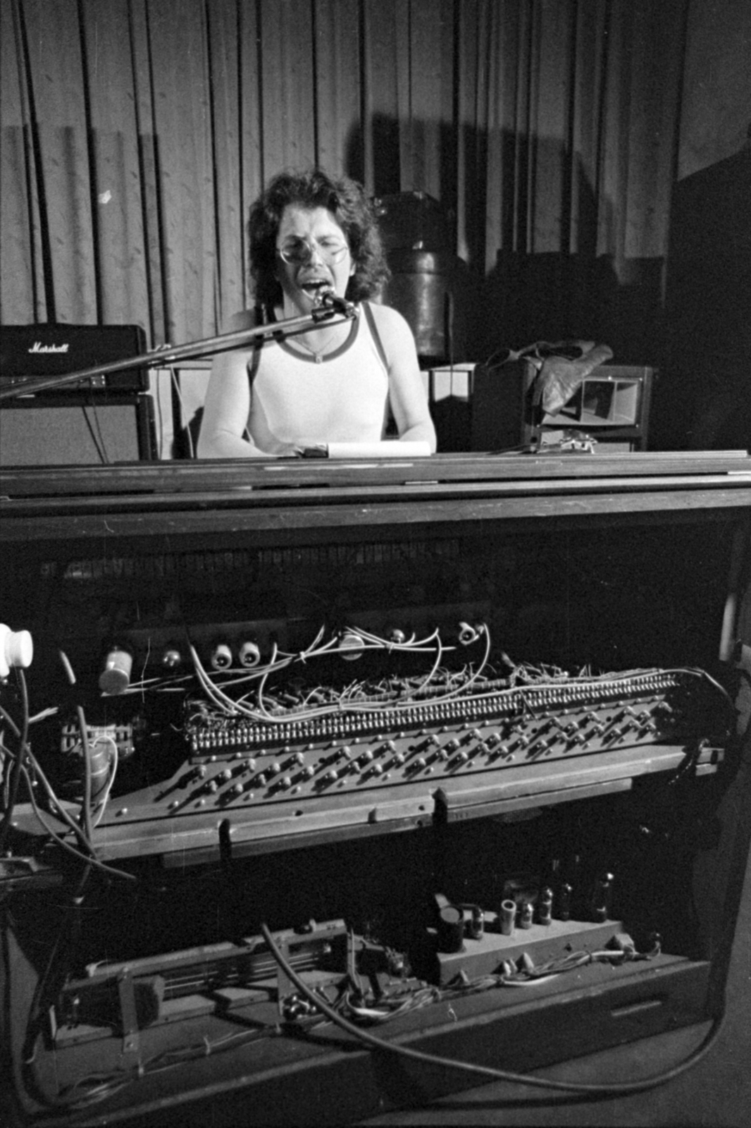 Hungary, Gyömrő, Presser Gábor, az LGT együttes tagja. A felvétel a városban tartott koncerten készült., 1971, Péterffy István, Fortepan #142326