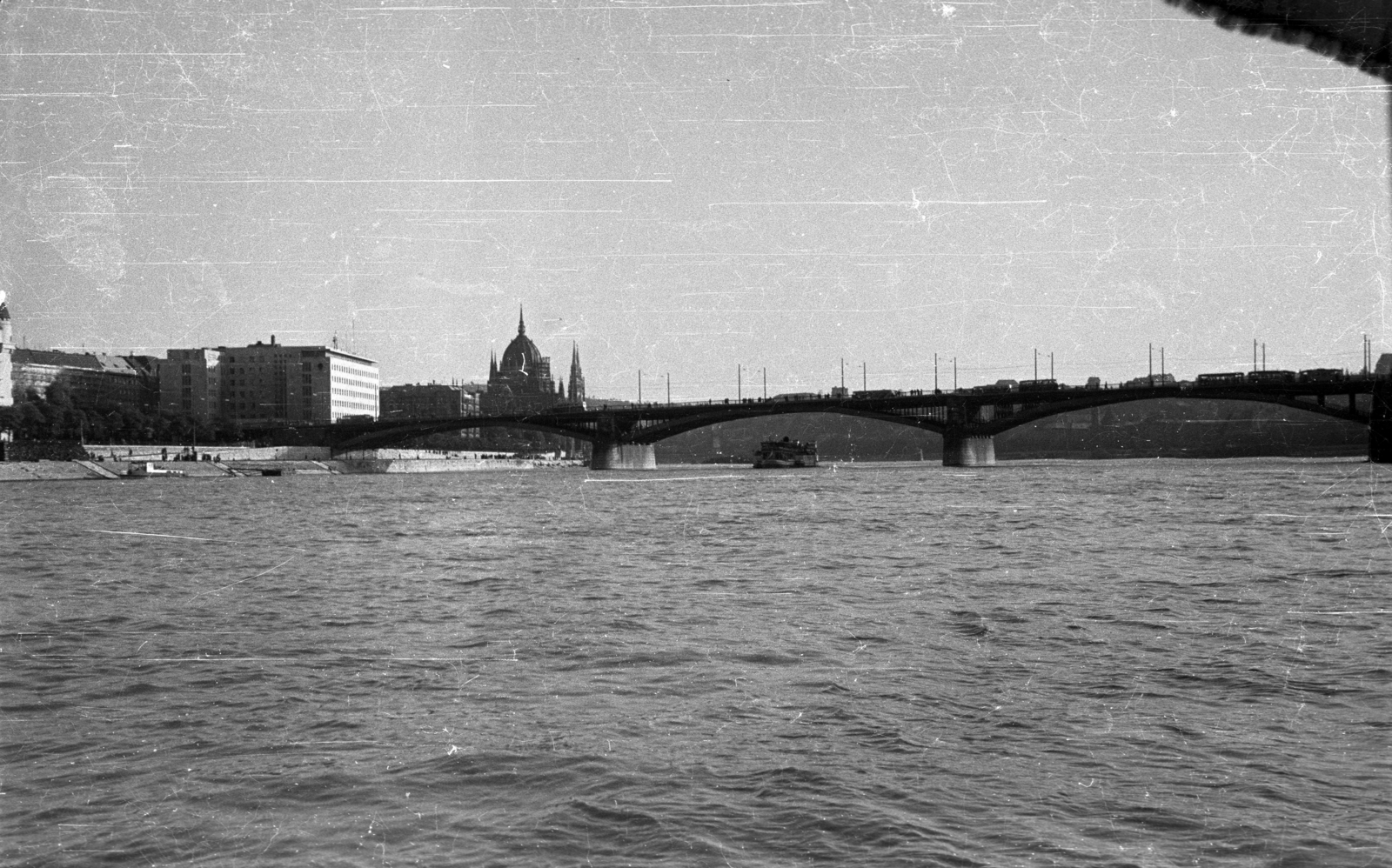 Hungary, Budapest, Margit híd, Parlament., 1958, Szent-tamási Mihály, bridge, Imre Steindl-design, parliament, Neo-Gothic-style, Danube, eclectic architecture, Duna-bridge, Fortepan #14237