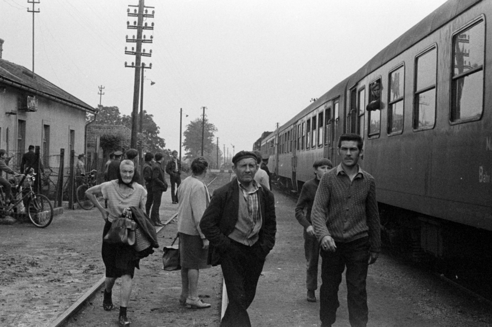 Hungary, Gyál, vasútállomás., 1974, Péterffy István, hands in pockets, Fortepan #142583