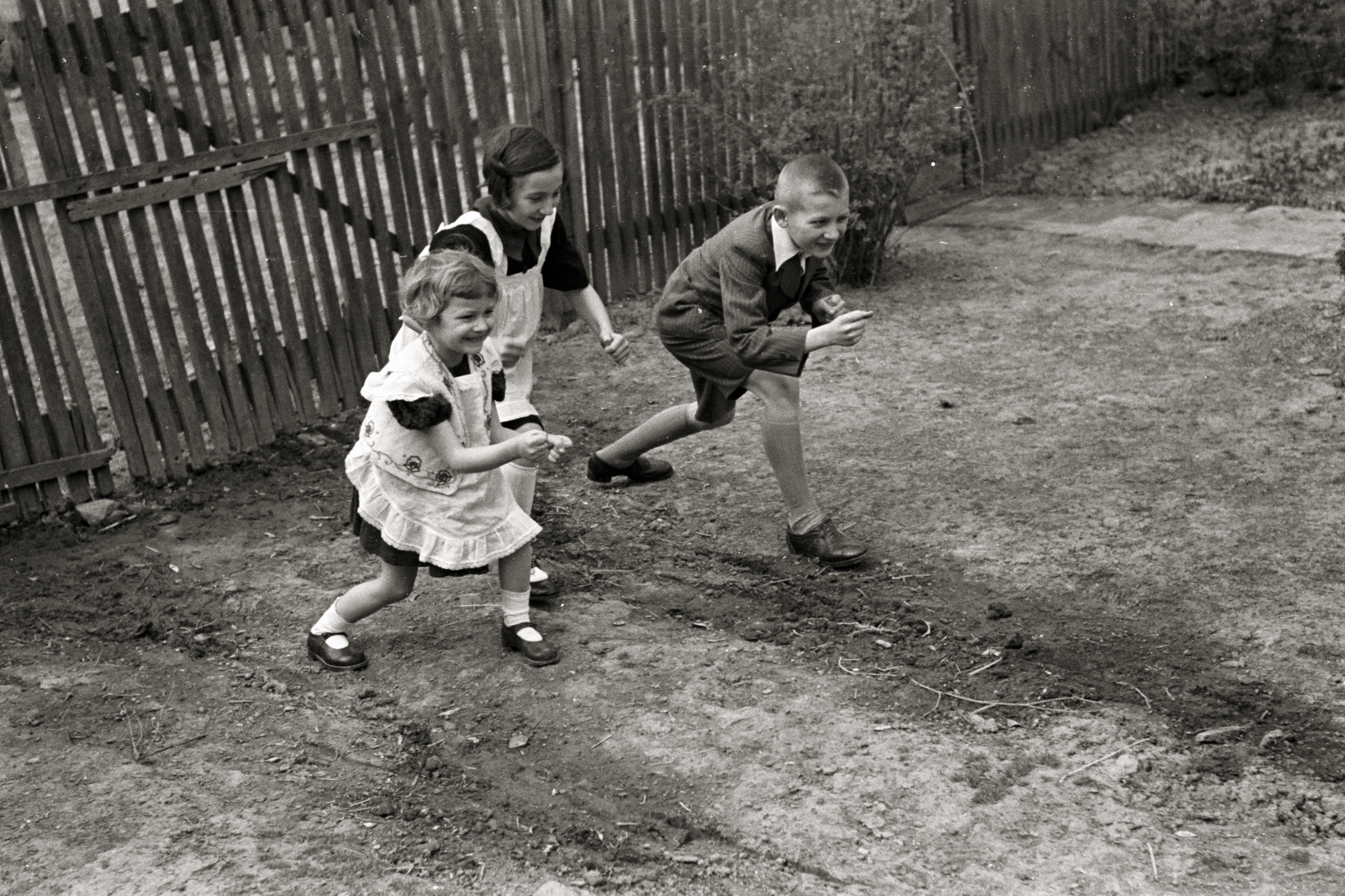 Hungary, Szentes, 1936, Chuckyeager tumblr, kids, running, Ready, steady, go!, Fortepan #142874