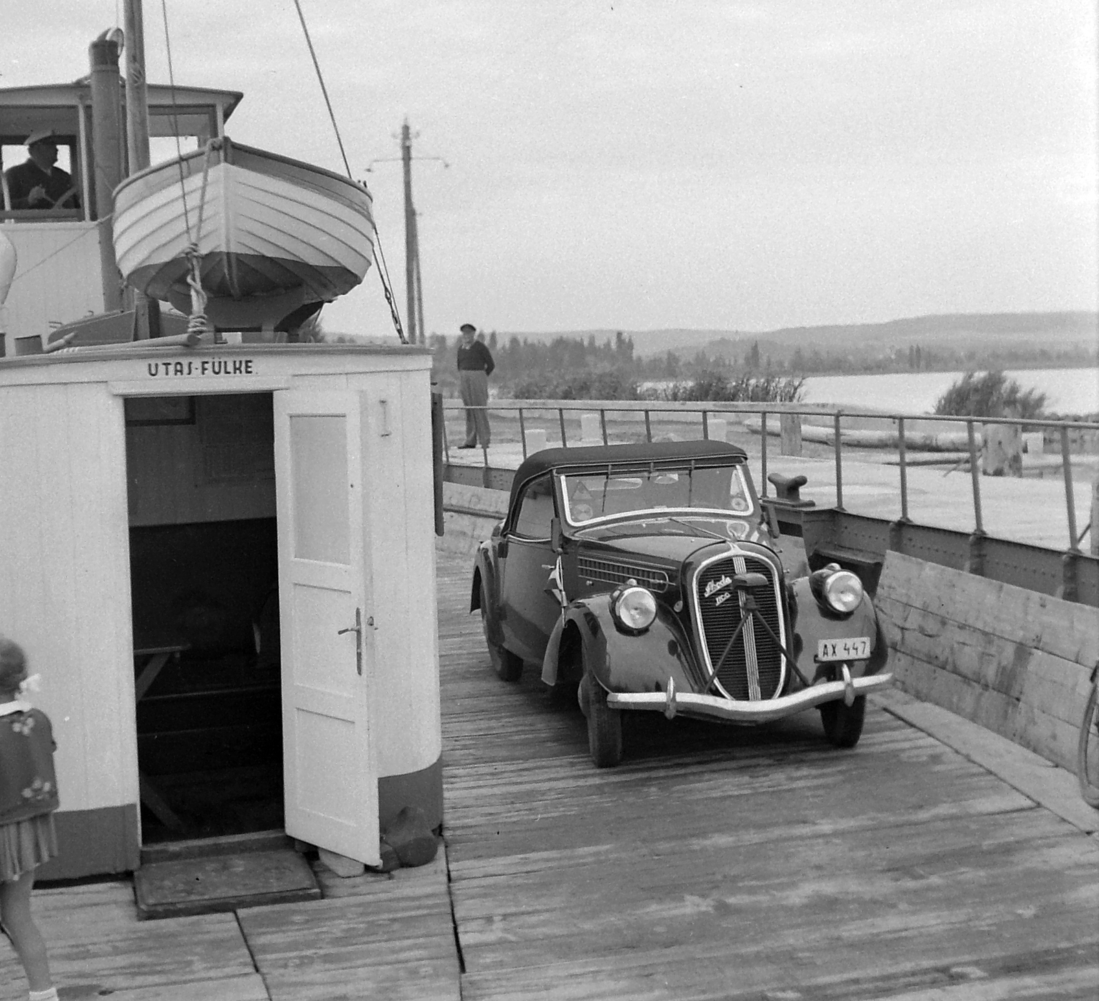 Hungary,Lake Balaton, a Komp I. Szántódnál, Skoda Popular 1100 a fedélzeten., 1942, Csontos Péter, ferry, Czechoslovak brand, Skoda-brand, automobile, number plate, Fortepan #14288