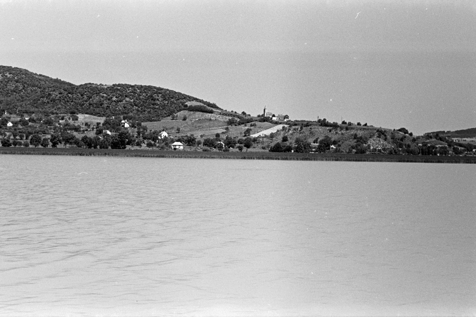 Hungary,Lake Balaton, Ábrahámhegy, jobbra a Szent Iván-kápolna., 1954, Chuckyeager tumblr, picture, Fortepan #142939